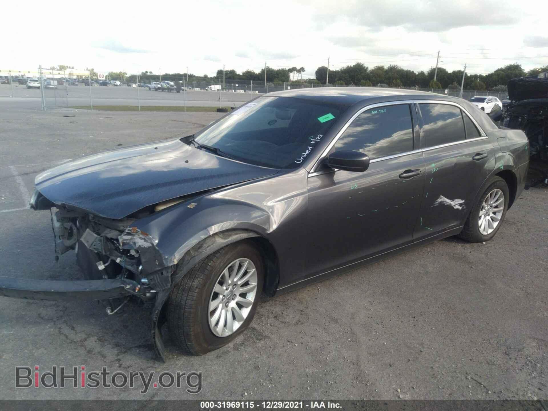 2014 CHRYSLER 300 - VIN: 2C3CCAAG8EH127883 - Photo 2