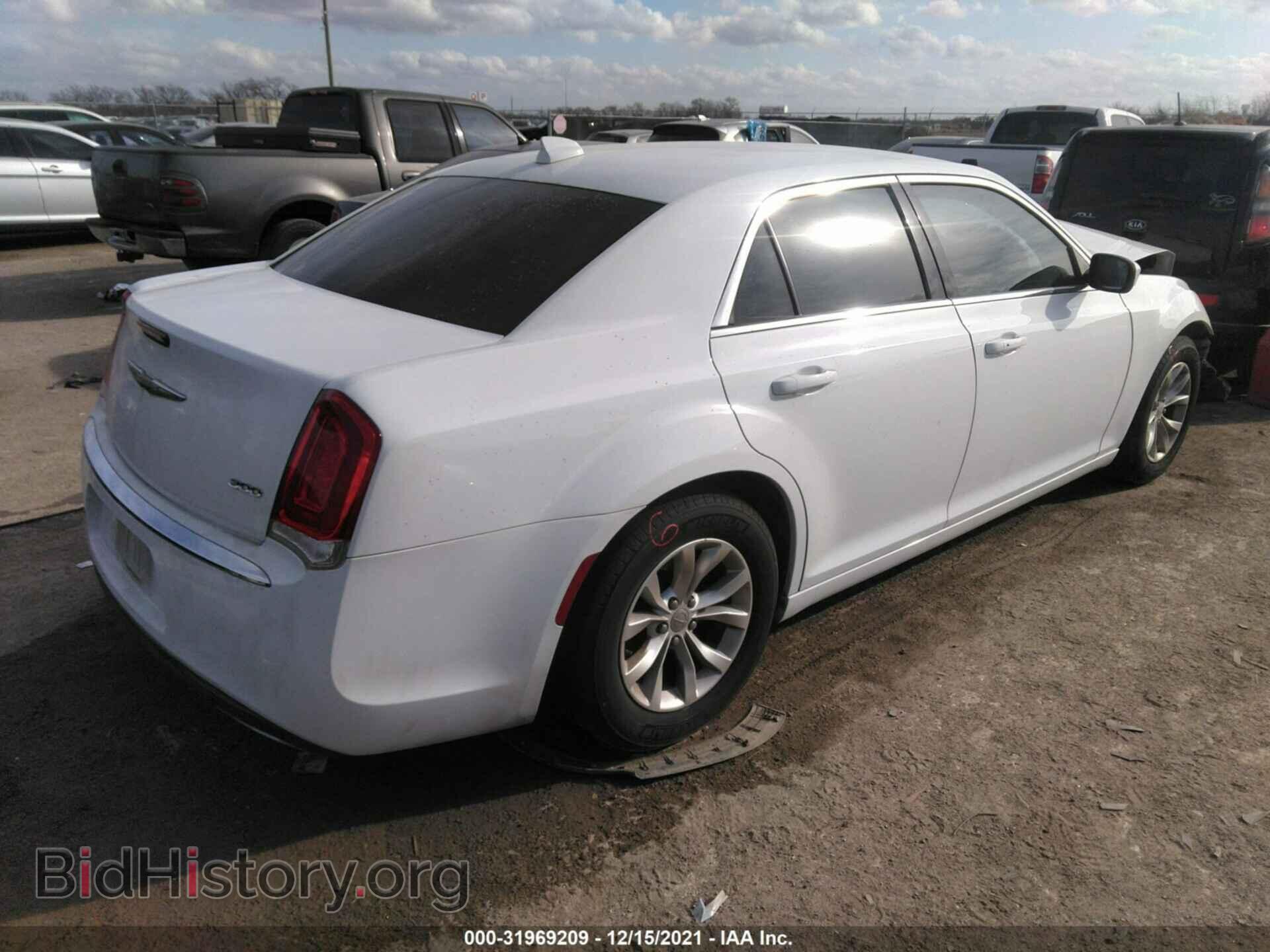 2015 CHRYSLER 300 - VIN: 2C3CCAAG2FH814097 - Фото 4