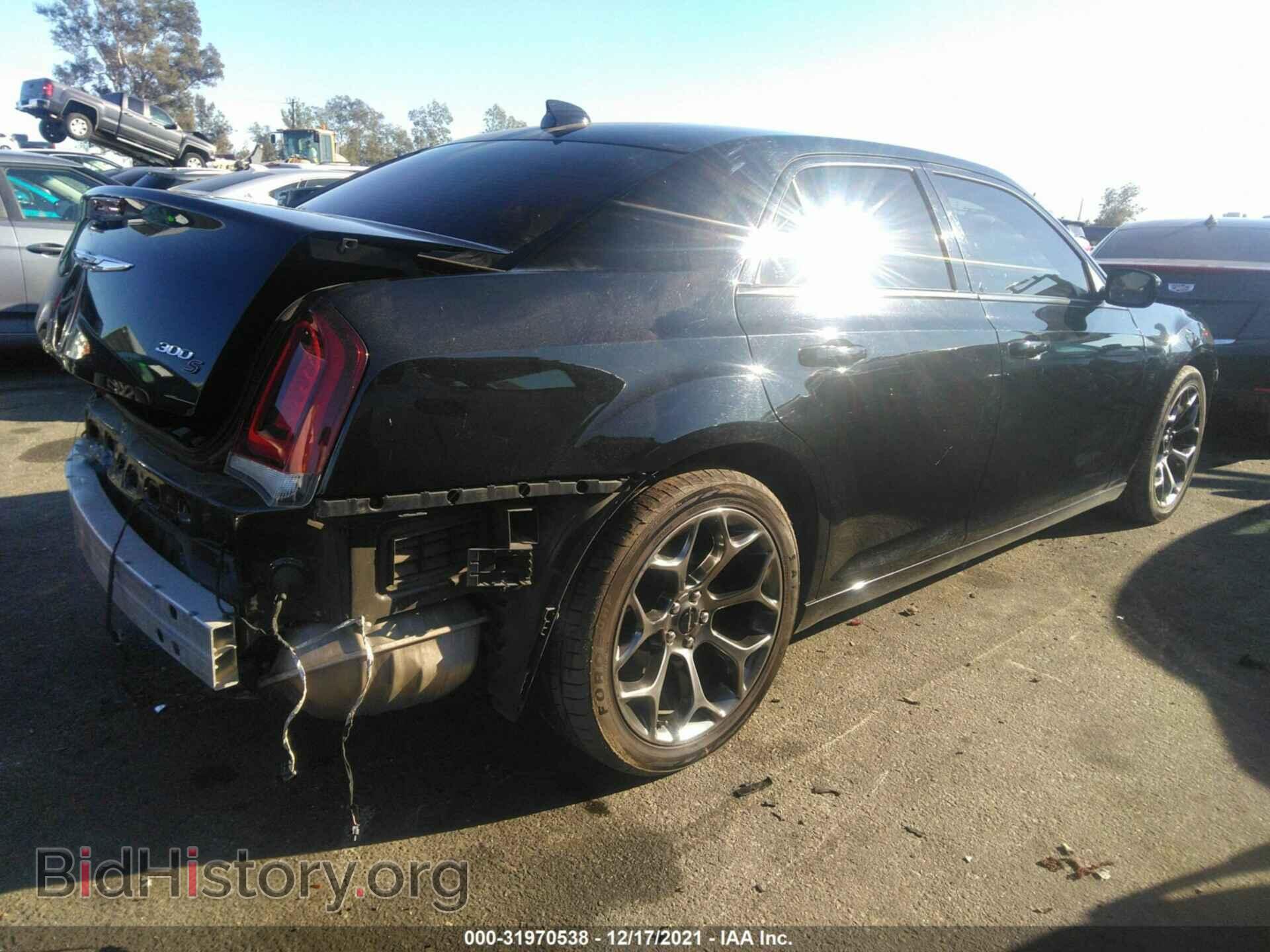 2016 CHRYSLER 300 - VIN: 2C3CCABG2GH329071 - Фото 4