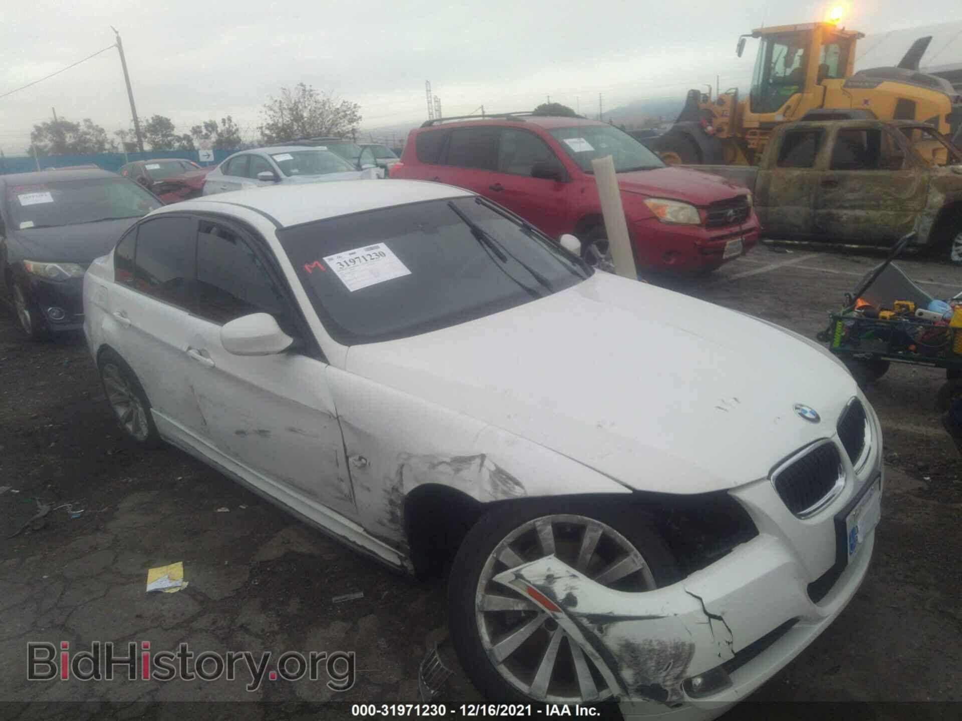 Фотография WBAPH5C51BA443750 - BMW 3 SERIES 2011