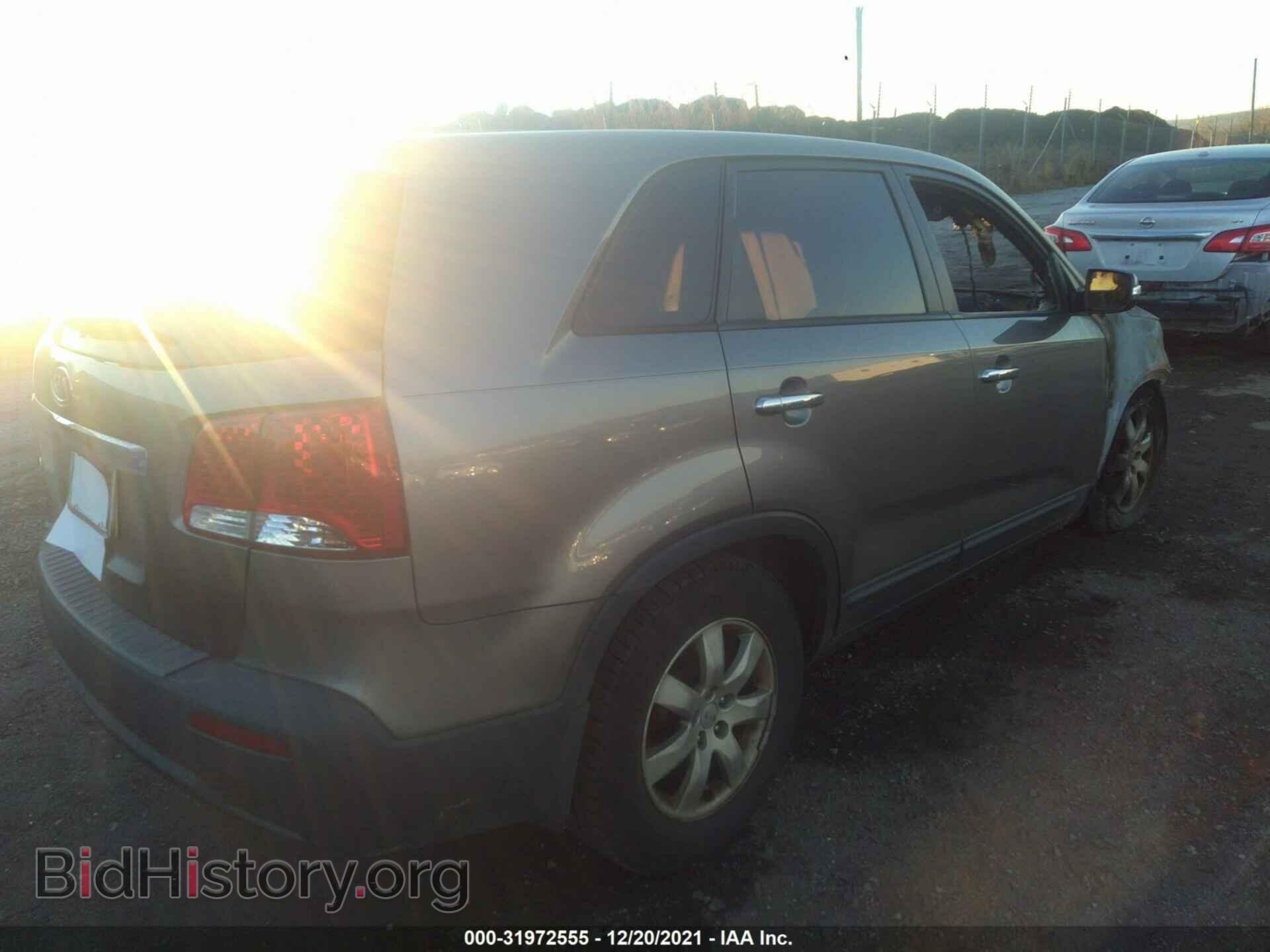 2012 KIA SORENTO - VIN: 5XYKT4A10CG258757 - Фото 4