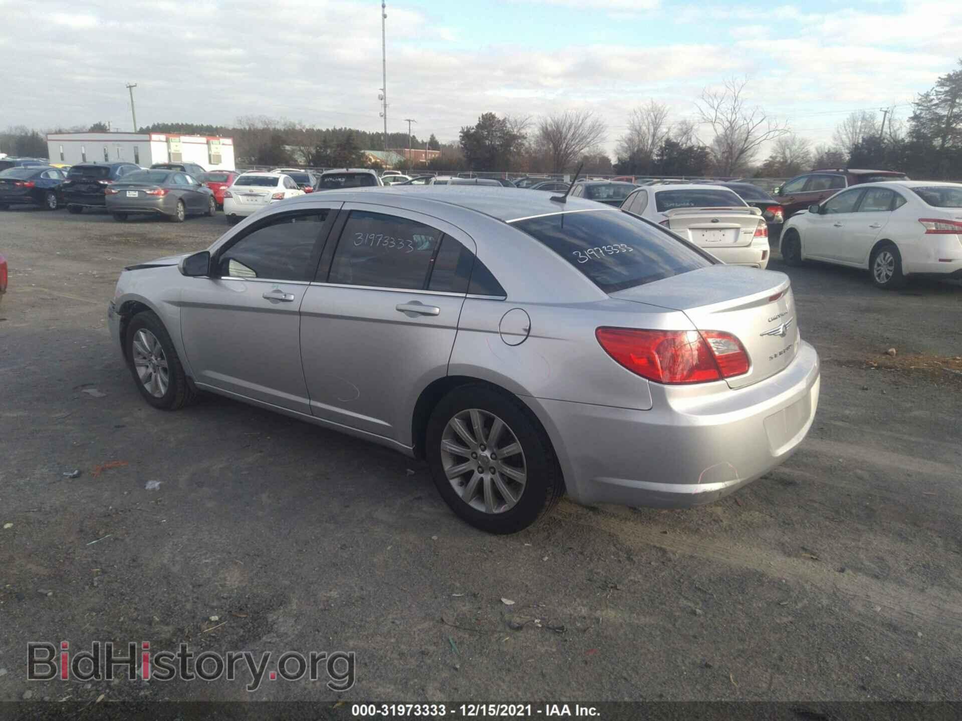 2010 CHRYSLER SEBRING - VIN: 1C3CC5FB4AN103196 - Фото 3