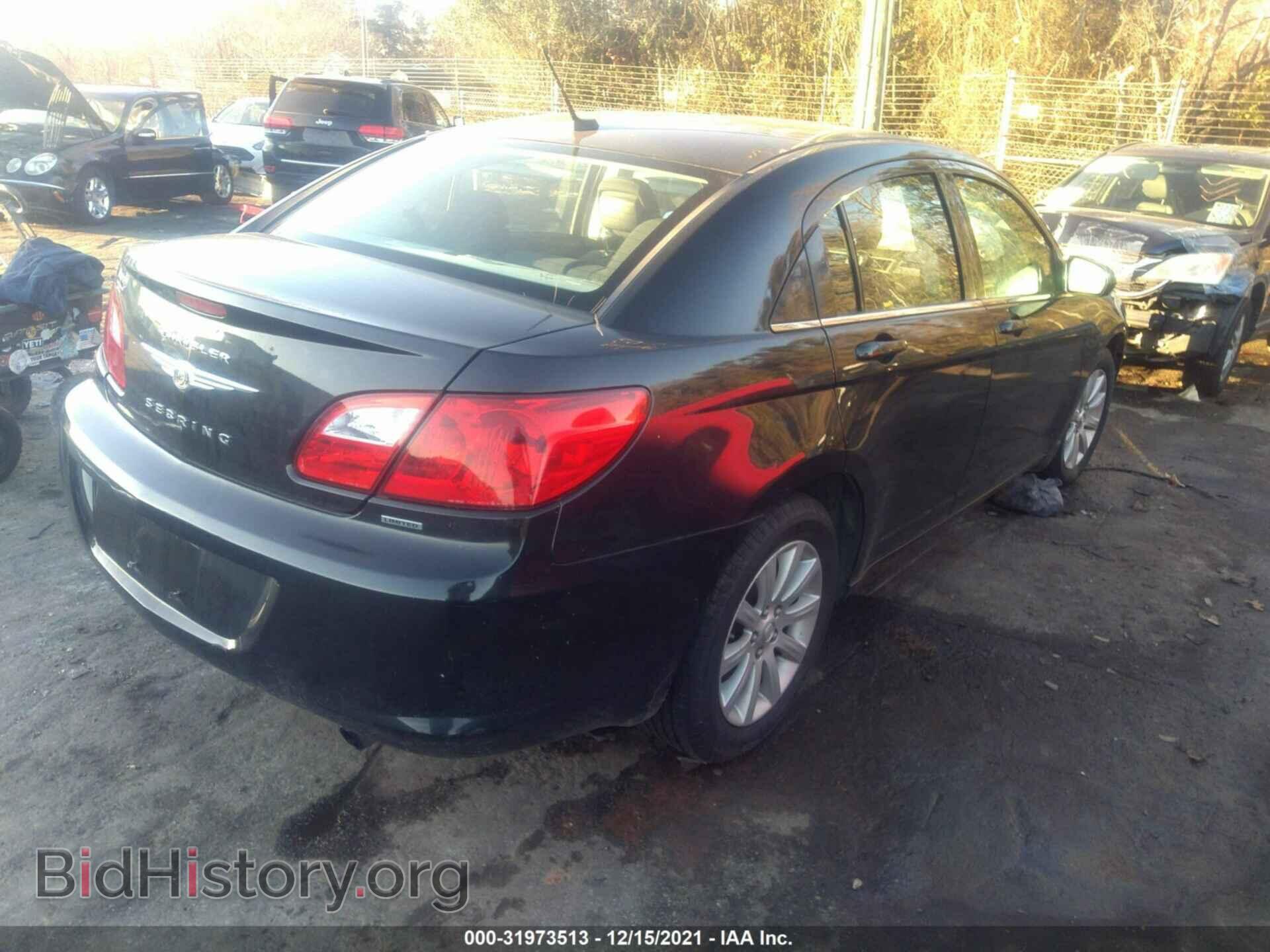 2010 CHRYSLER SEBRING - VIN: 1C3CC5FB2AN111328 - Фото 4
