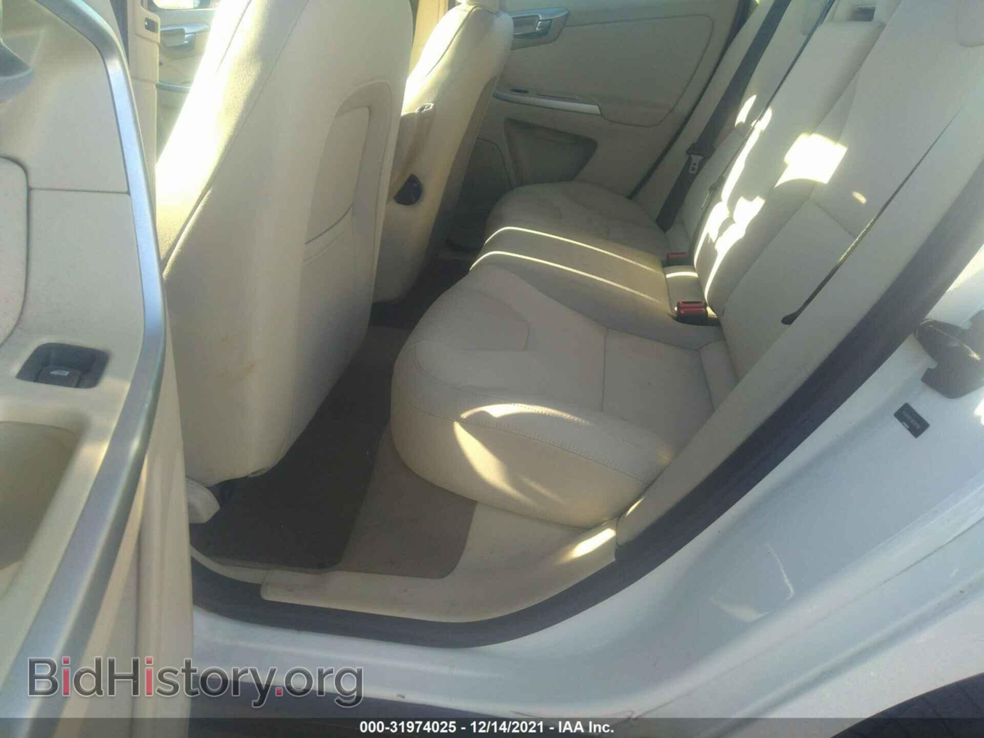 2011 VOLVO XC60 - VIN: YV4940DL3B2207681 - Фото 8