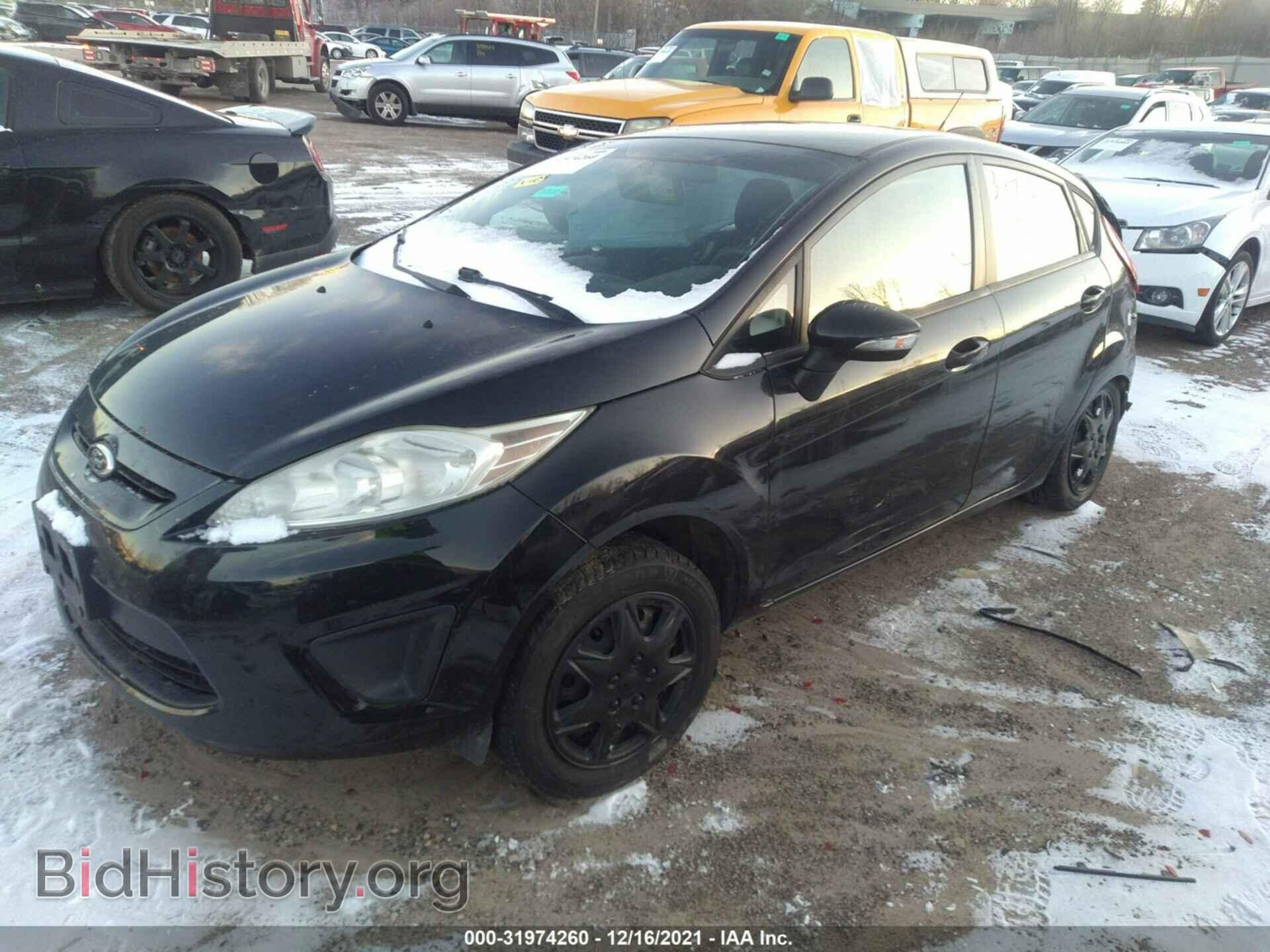 2013 FORD FIESTA - VIN: 3FADP4EJ2DM195579 - Фото 2