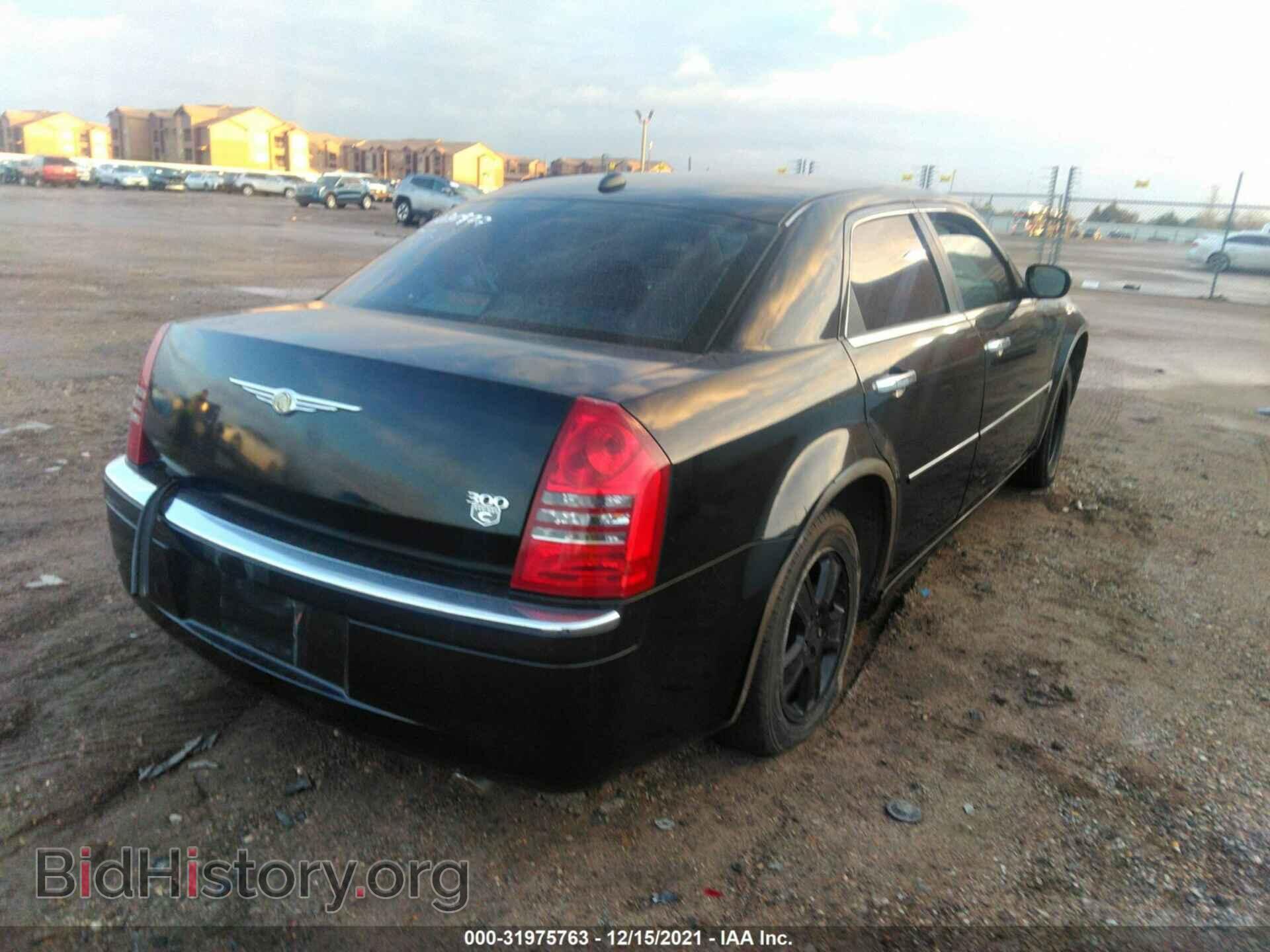 2006 CHRYSLER 300 - VIN: 2C3KA63H66H106908 - Фото 4