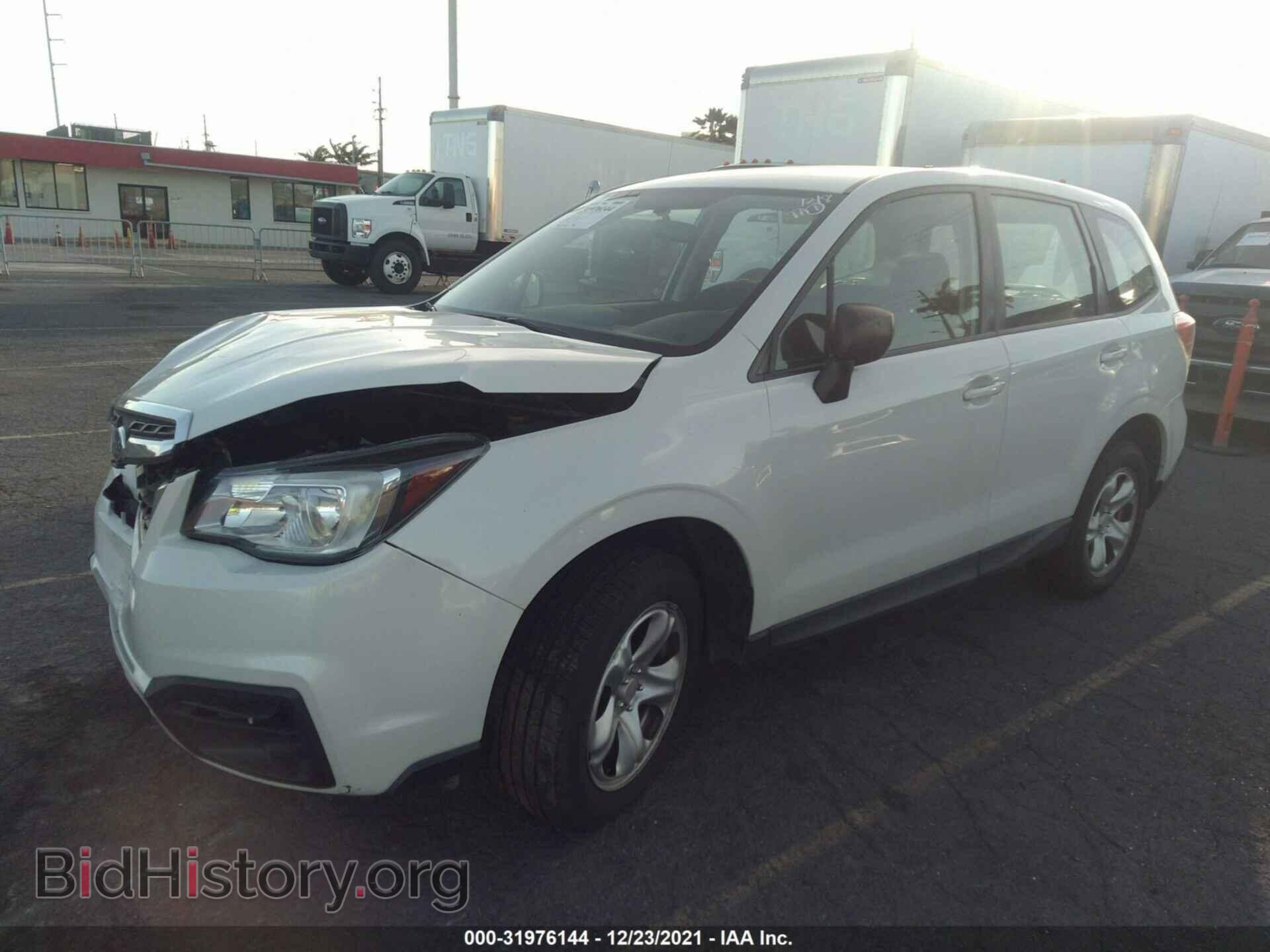 2017 SUBARU FORESTER - VIN: JF2SJAAC7HH523521 - Фото 2