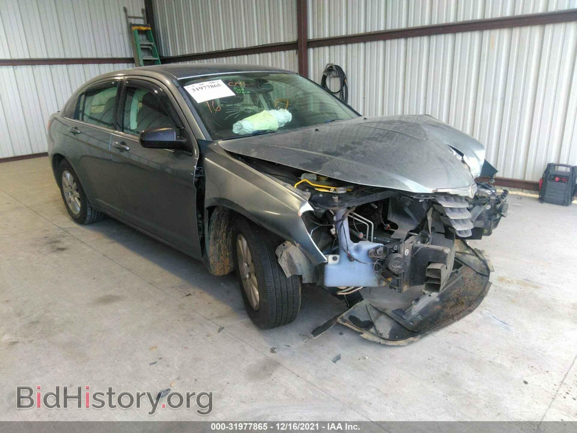 Photo 1C3CC4FB0AN198155 - CHRYSLER SEBRING 2010