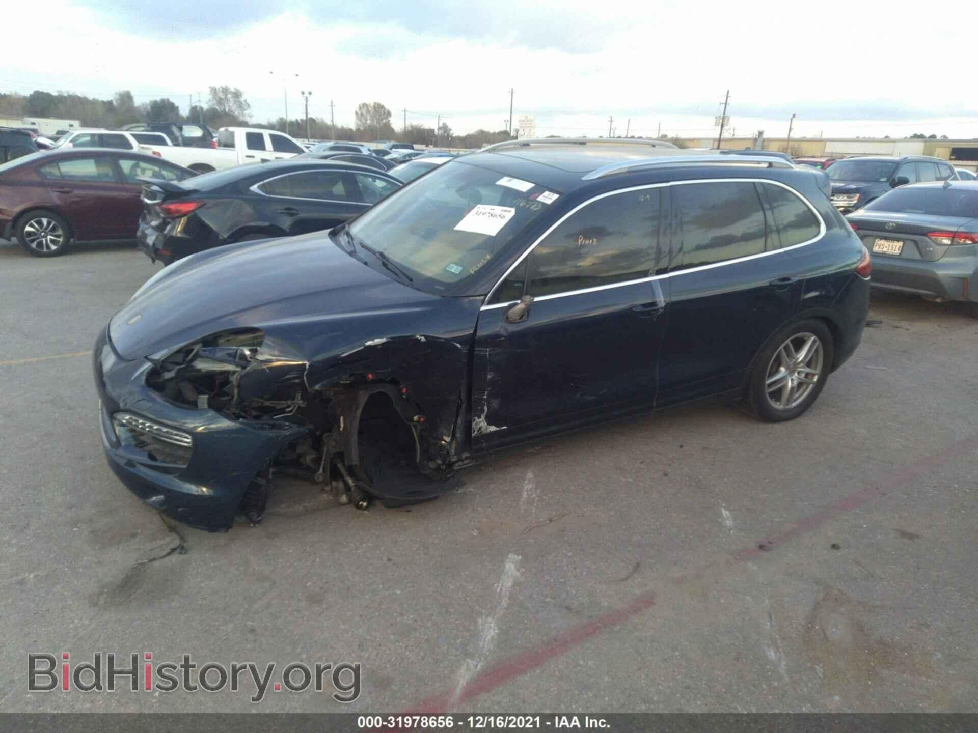 2012 PORSCHE CAYENNE - VIN: WP1AA2A22CLA07997 - Photo 2
