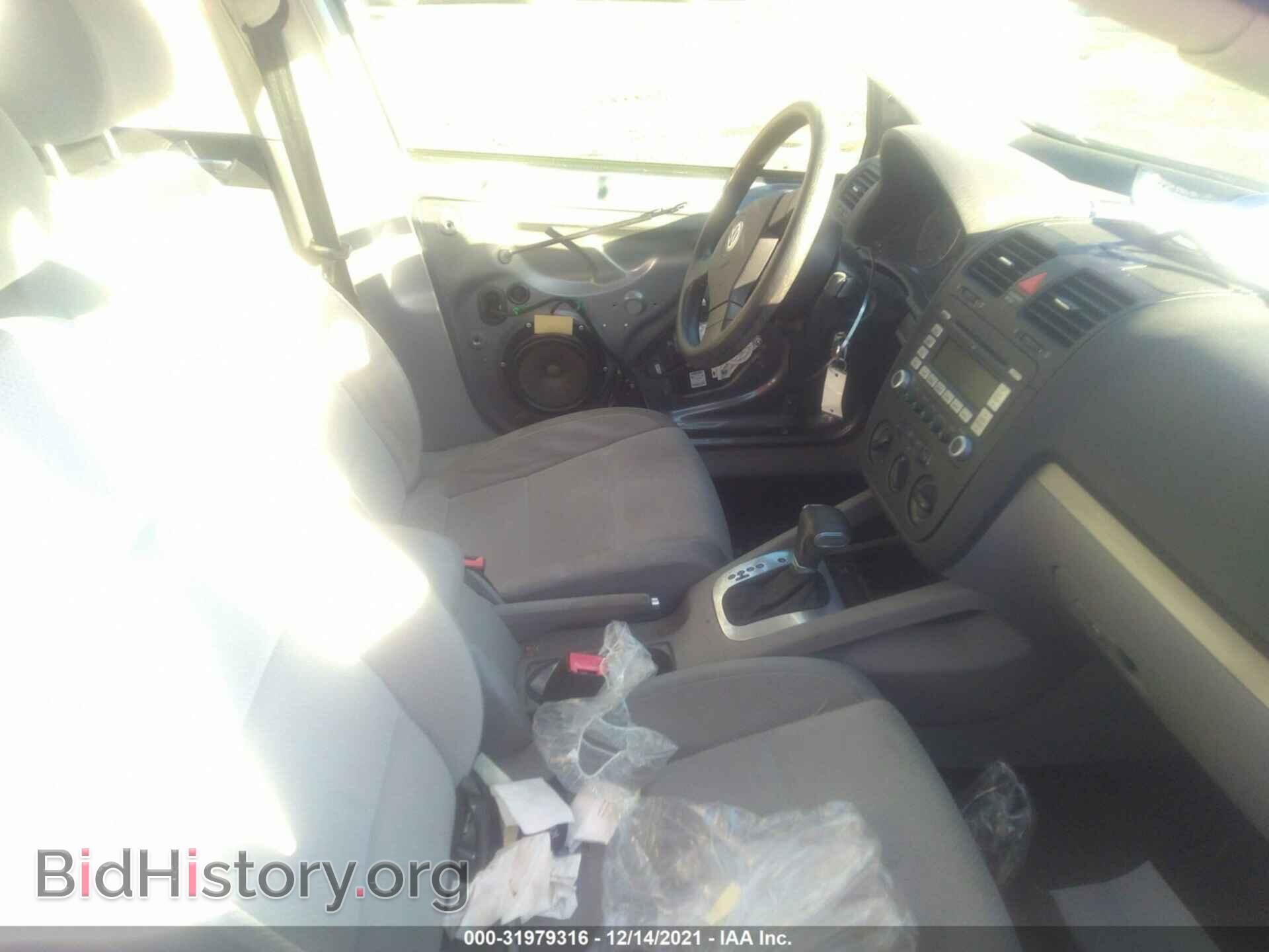 2008 VOLKSWAGEN RABBIT - VIN: WVWDA71K08W095837 - Фото 5