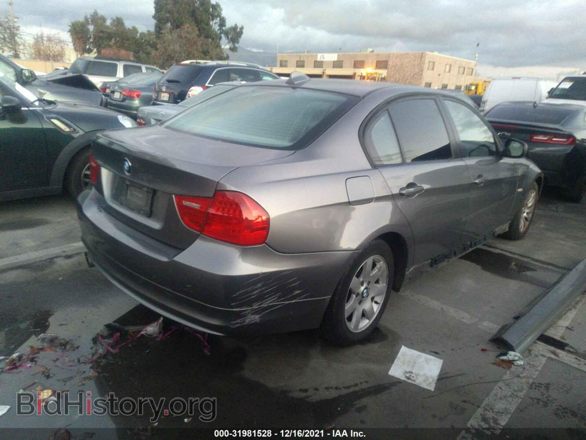 2009 BMW 3 SERIES - VIN: WBAPH53559A438125 - Фото 4