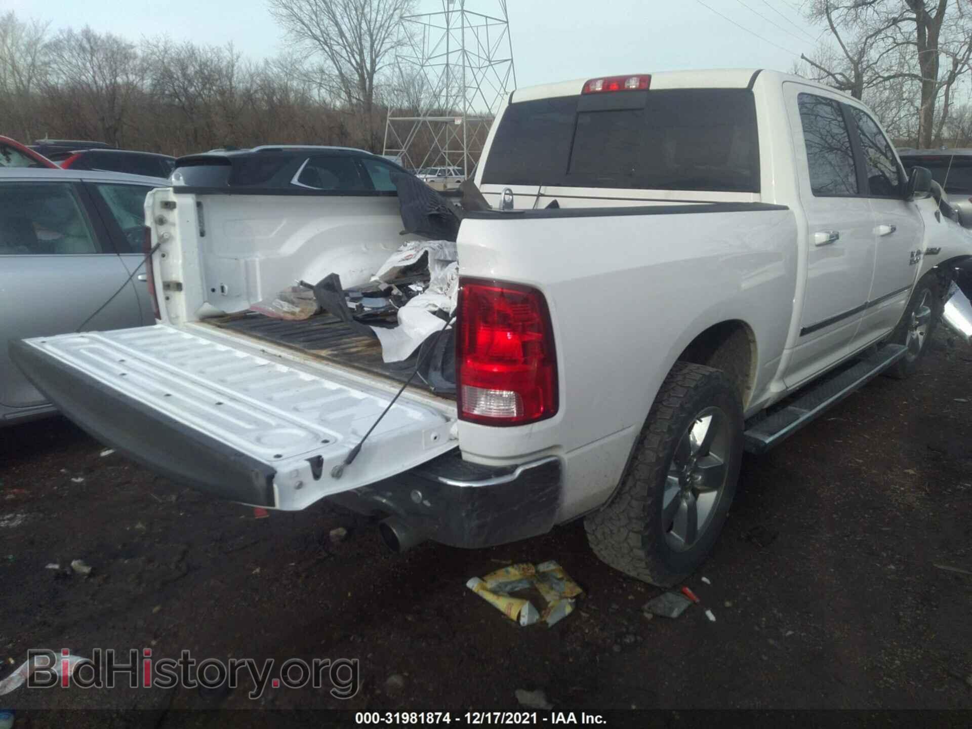 2017 RAM 1500 - VIN: 3C6RR7LT1HG742742 - Фото 4