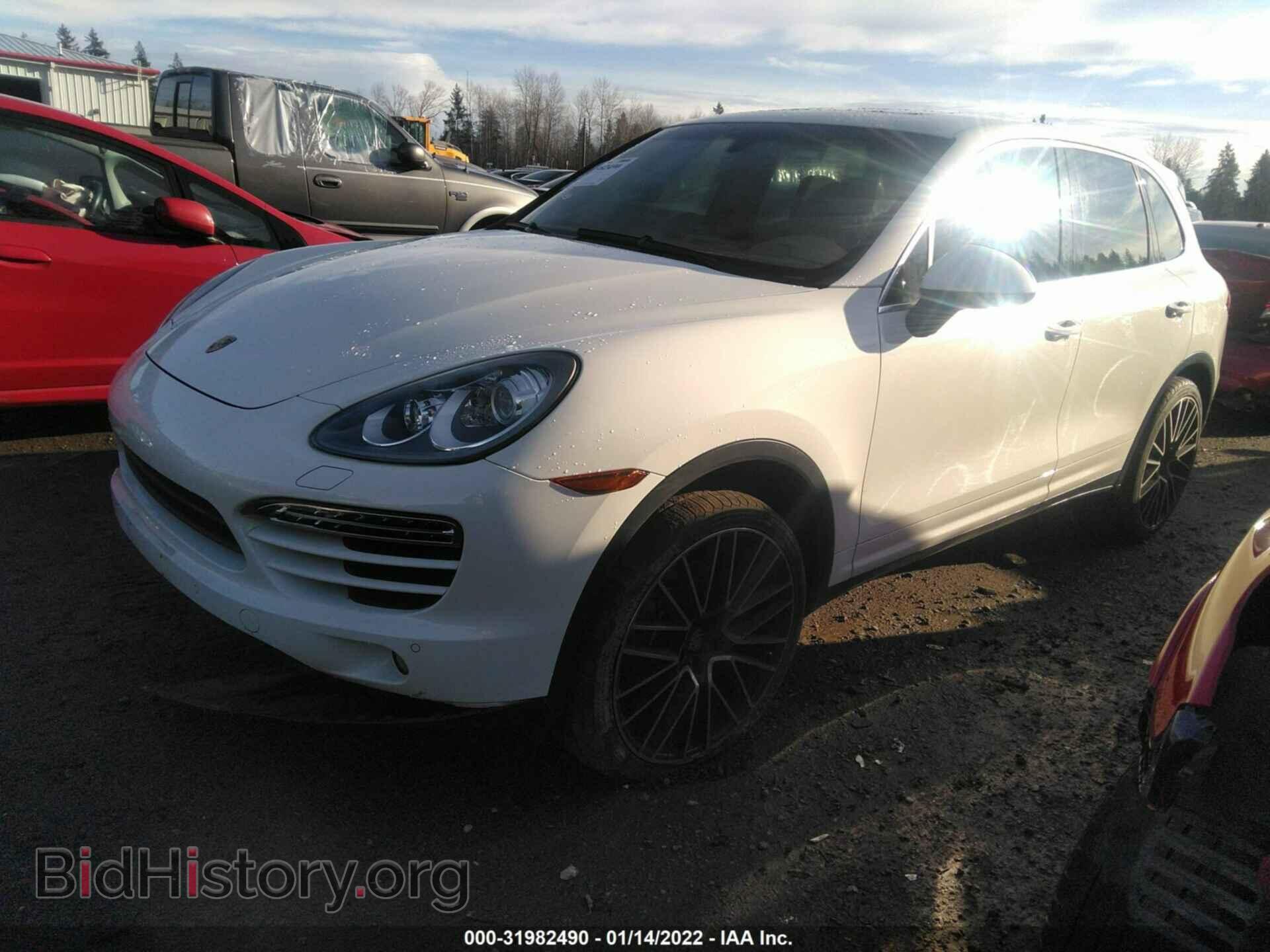 2011 PORSCHE CAYENNE - VIN: WP1AA2A21BLA07052 - Photo 2