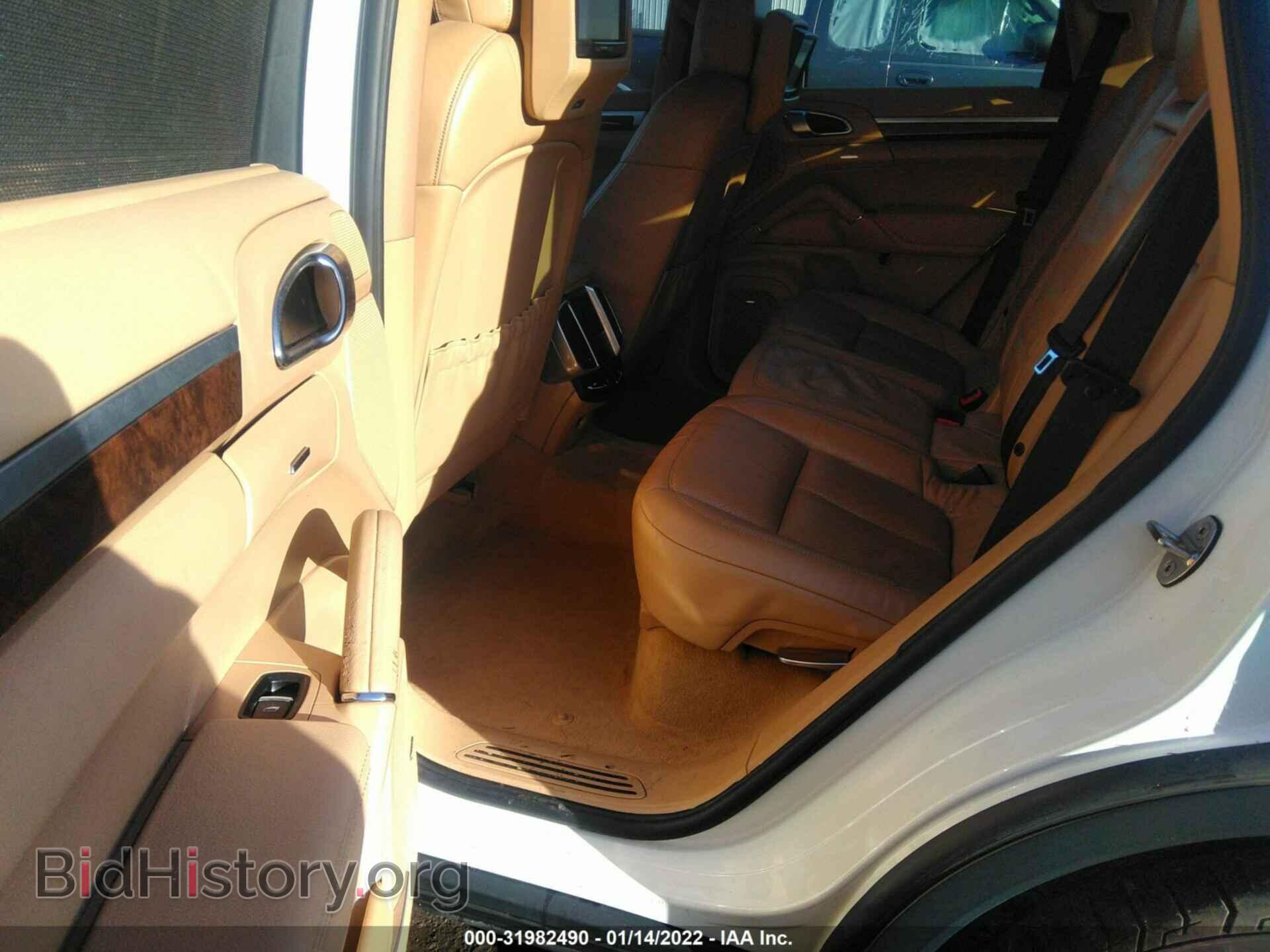 2011 PORSCHE CAYENNE - VIN: WP1AA2A21BLA07052 - Photo 8