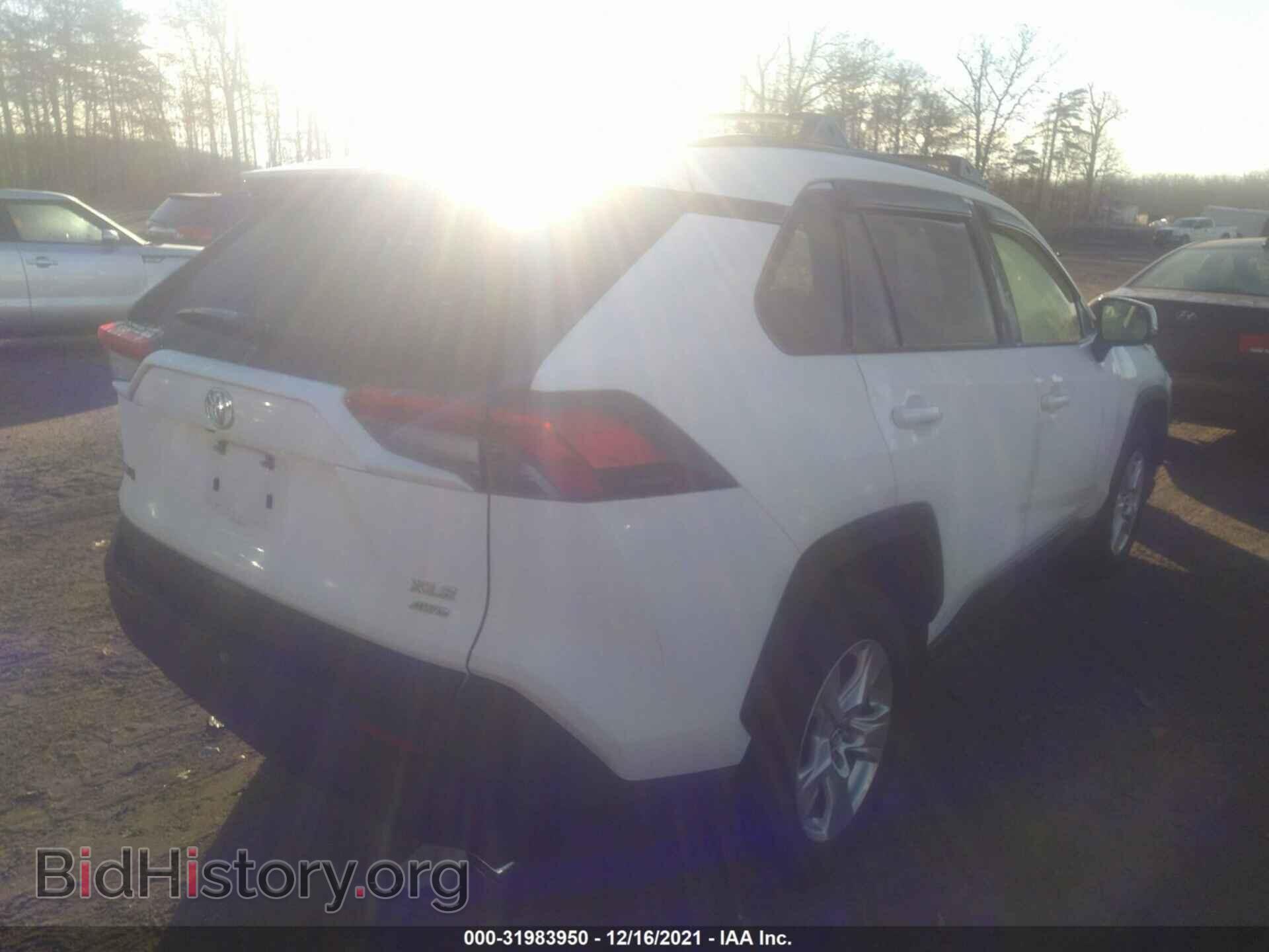 2019 TOYOTA RAV4 - VIN: JTMP1RFV8KD017675 - Фото 4