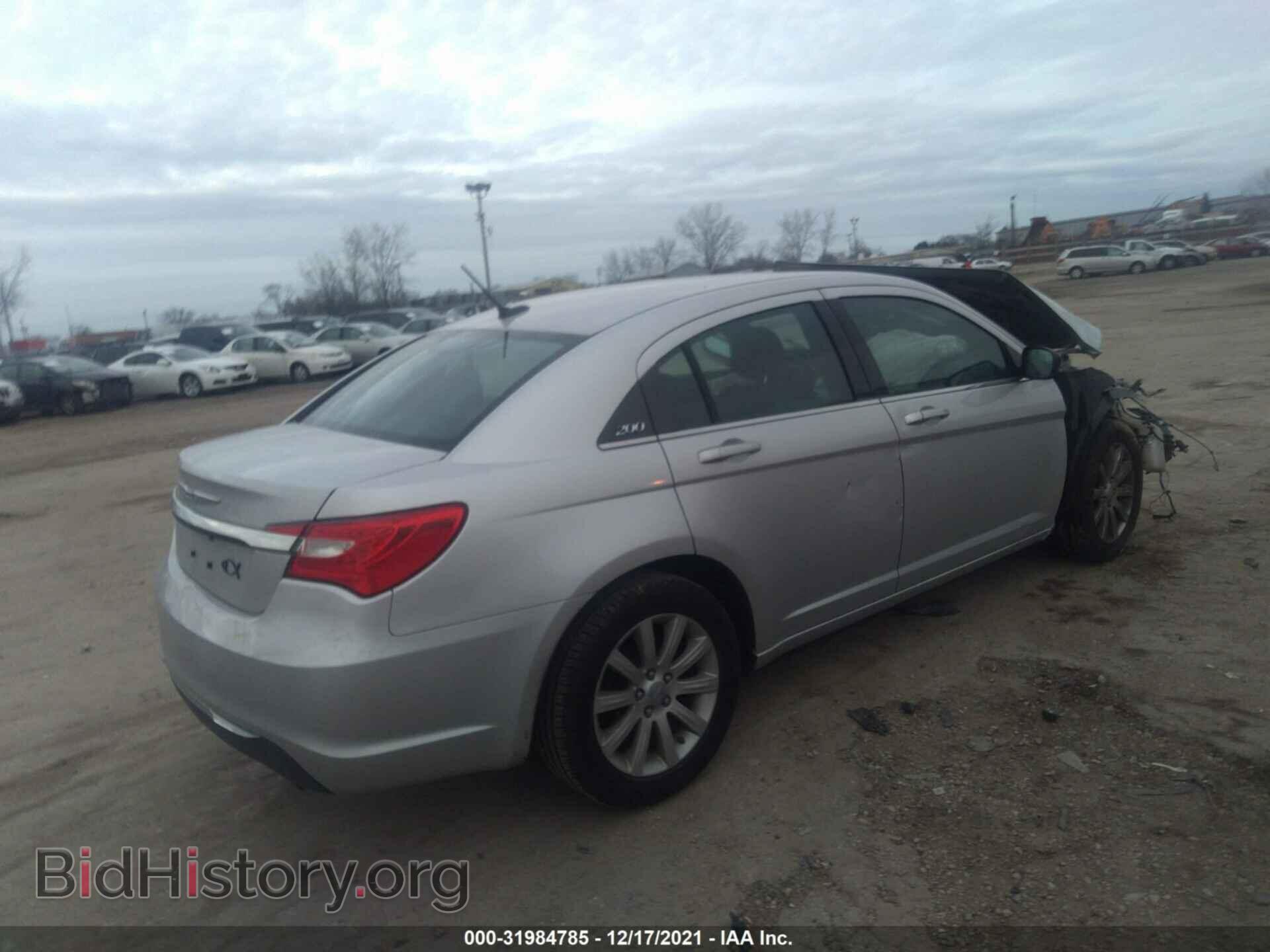 2012 CHRYSLER 200 - VIN: 1C3CCBBB3CN303252 - Фото 4