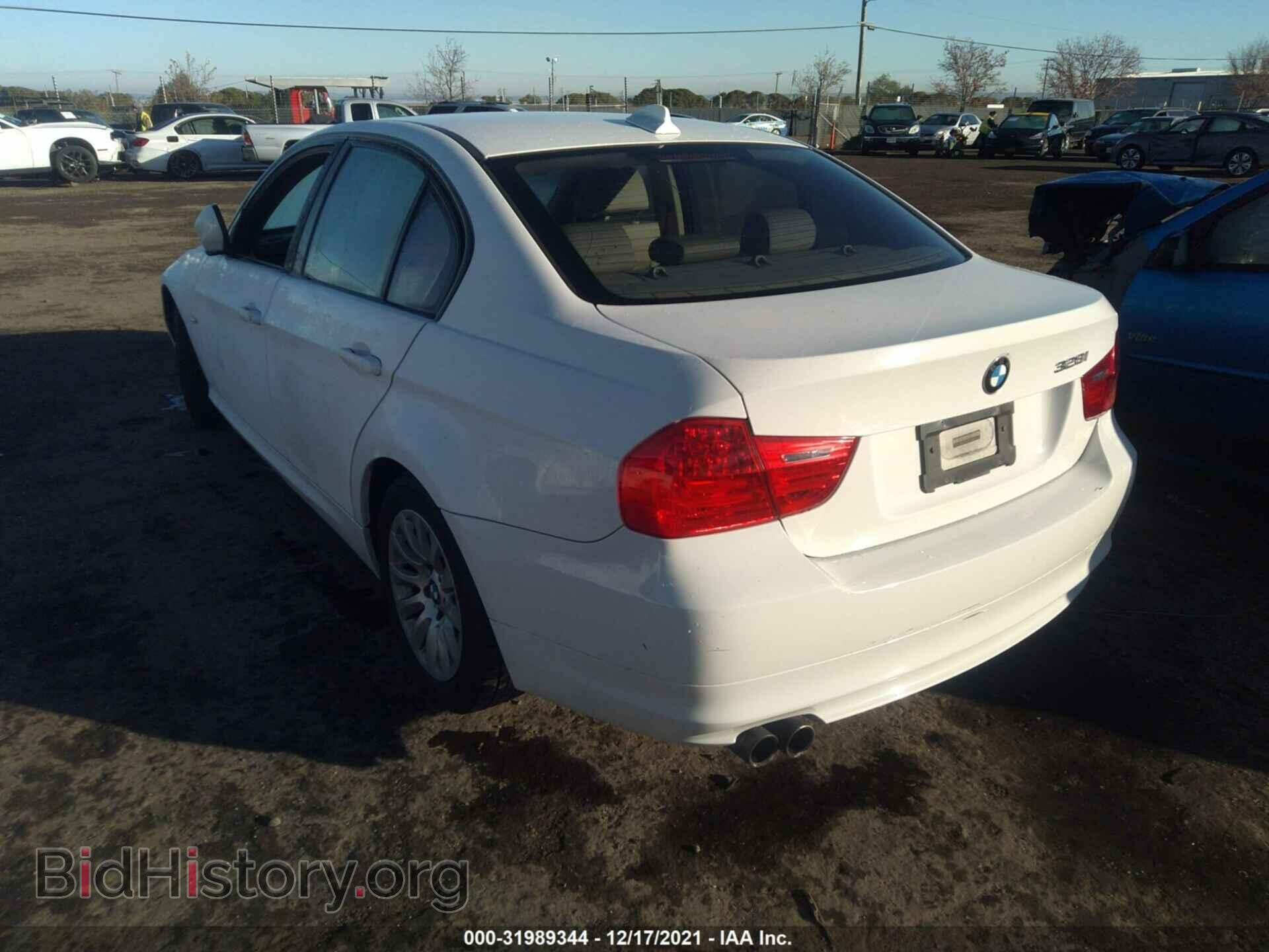 2009 BMW 3 SERIES - VIN: WBAPH53519A436064 - Фото 3