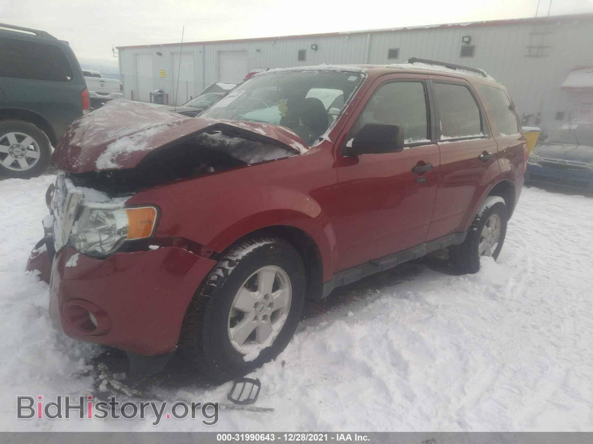 2011 FORD ESCAPE - VIN: 1FMCU0D76BKB33955 - Фото 2