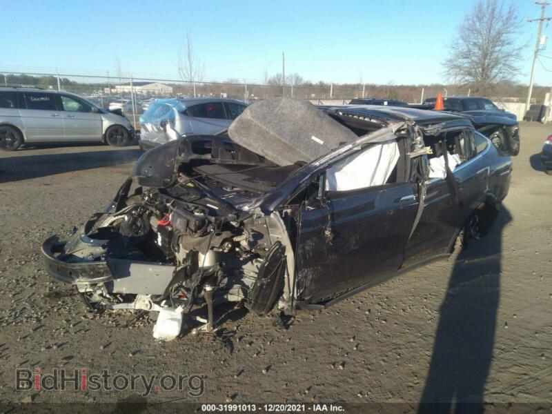 2017 Tesla MODEL X (VIN 5YJXCDE42HF037105) — фото 2 из 10