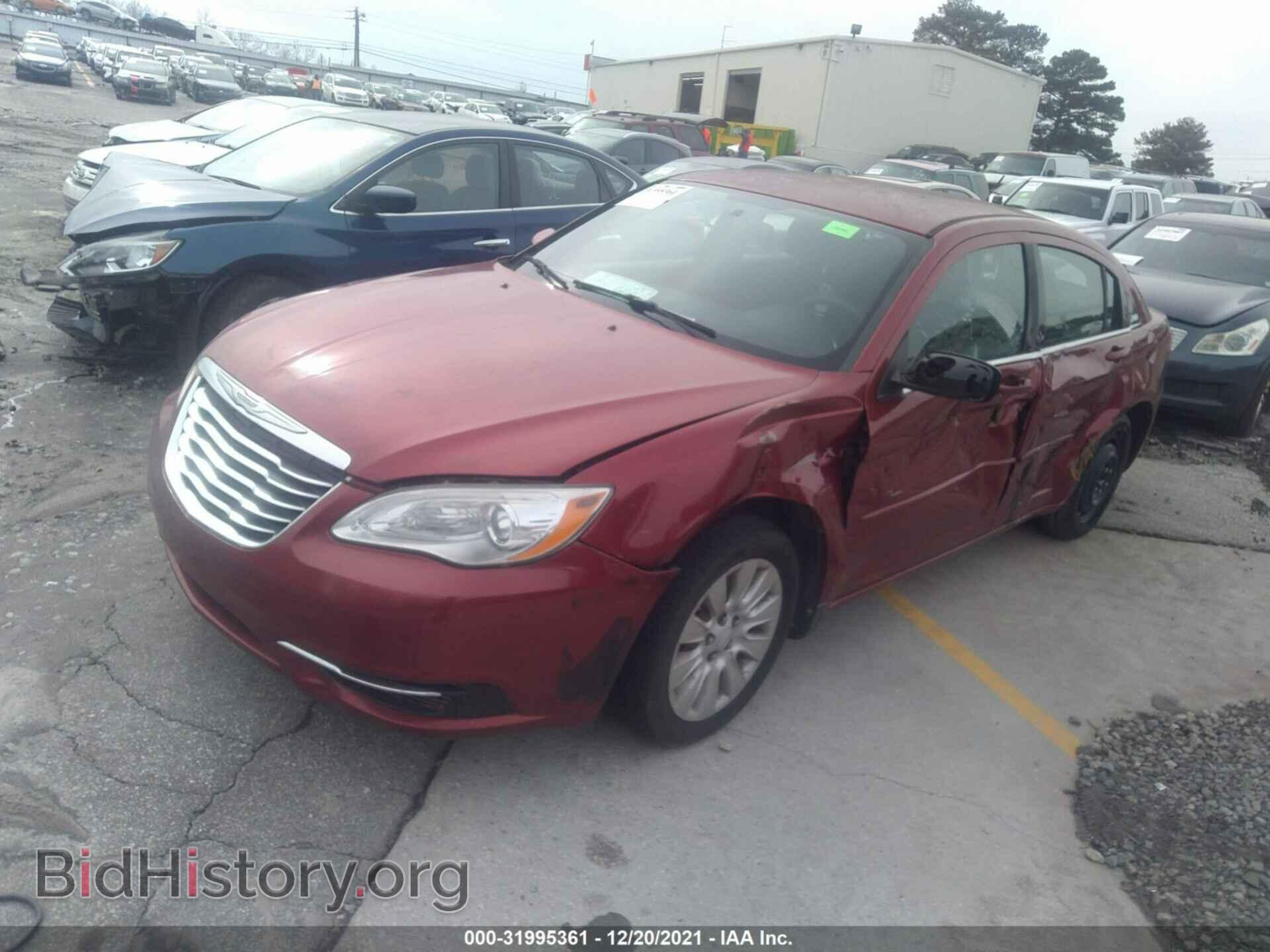 2011 CHRYSLER 200 - VIN: 1C3BC4FBXBN558299 - Фото 2