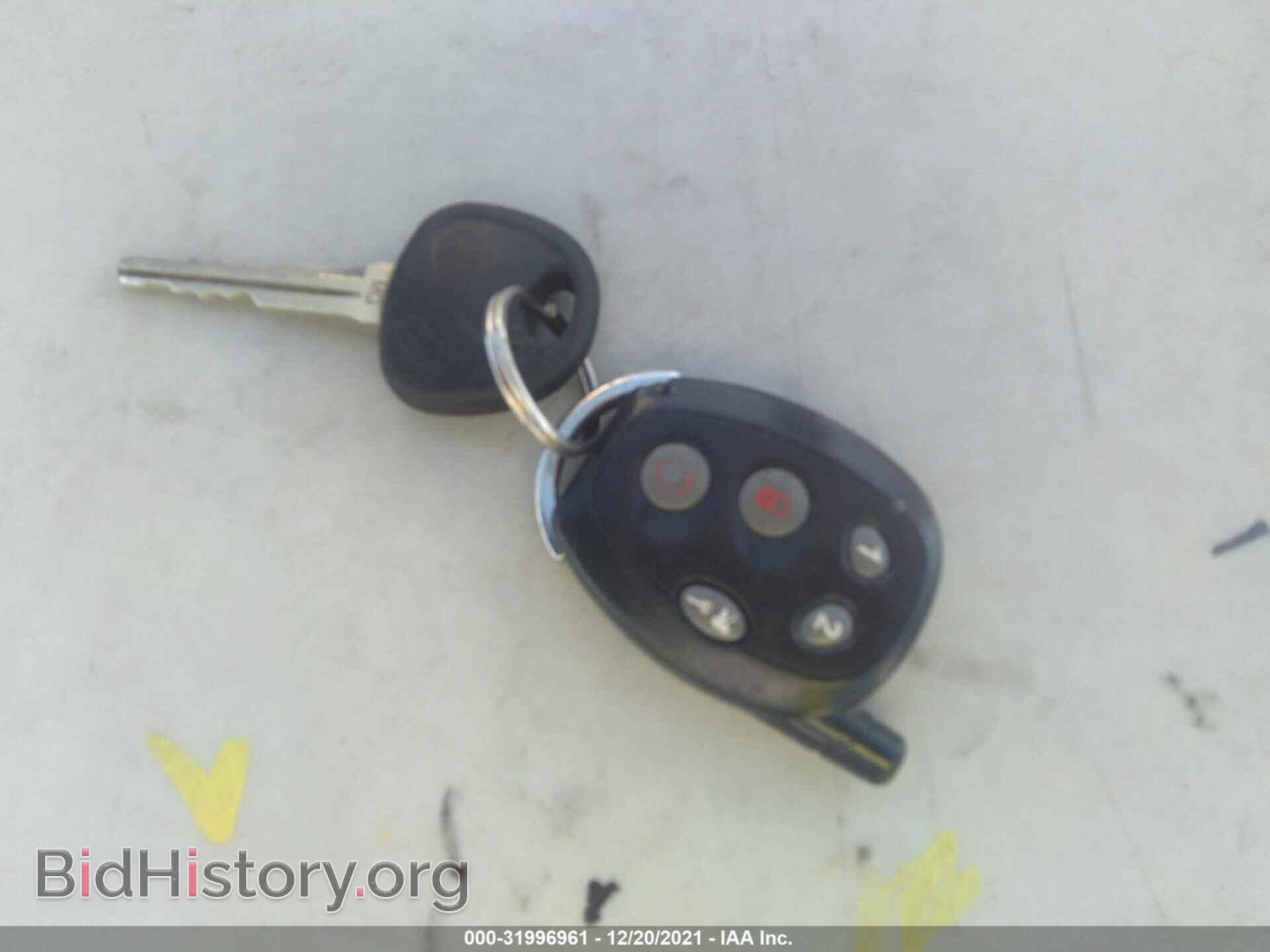 2009 KIA OPTIMA - VIN: KNAGE228995357883 - Фото 11