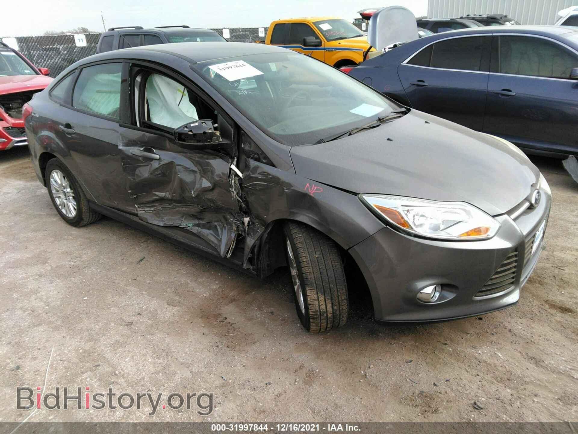 Фотография 1FAHP3F22CL395297 - FORD FOCUS 2012