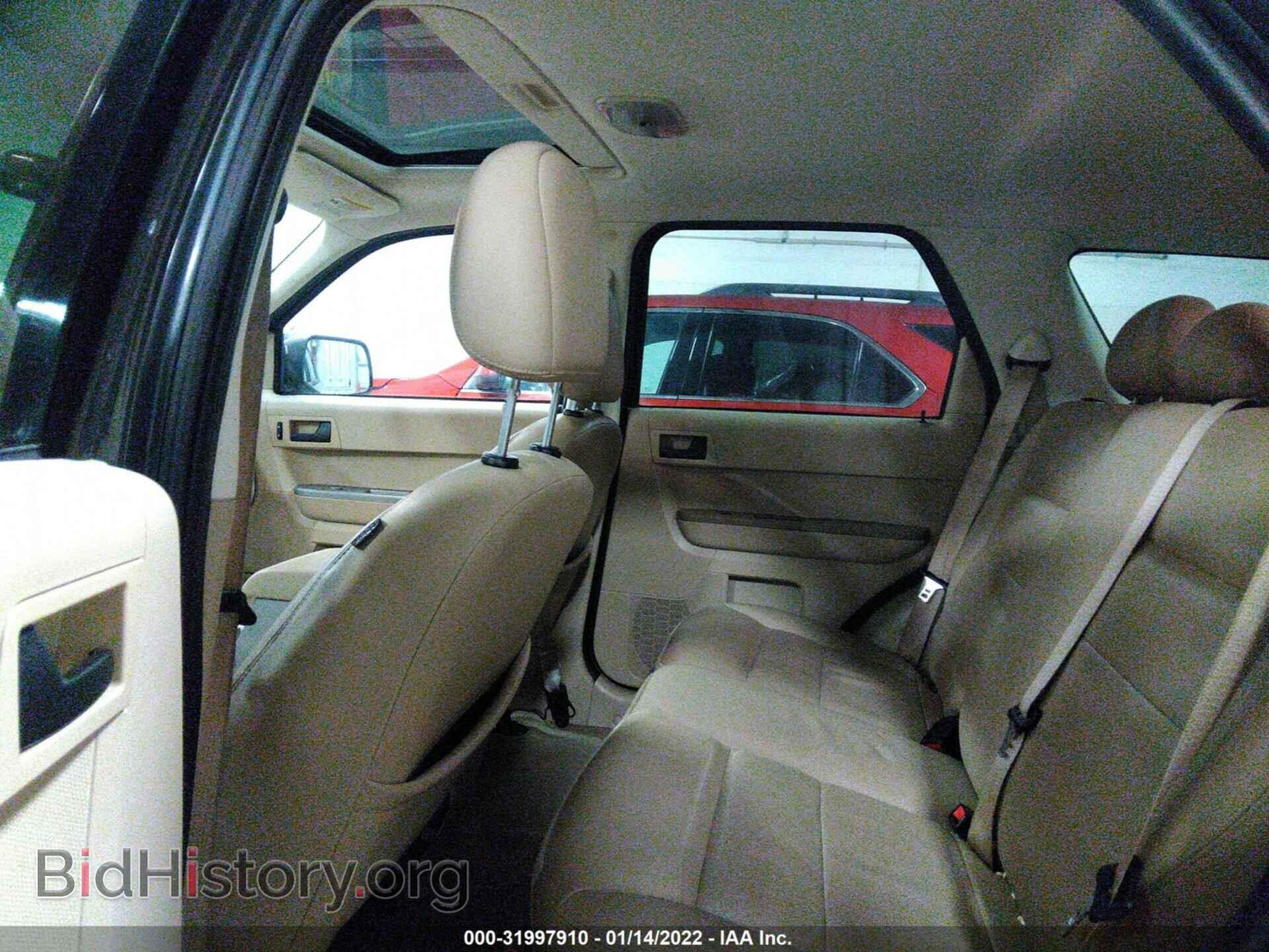 2008 FORD ESCAPE - VIN: 1FMCU93128KC82955 - Фото 8