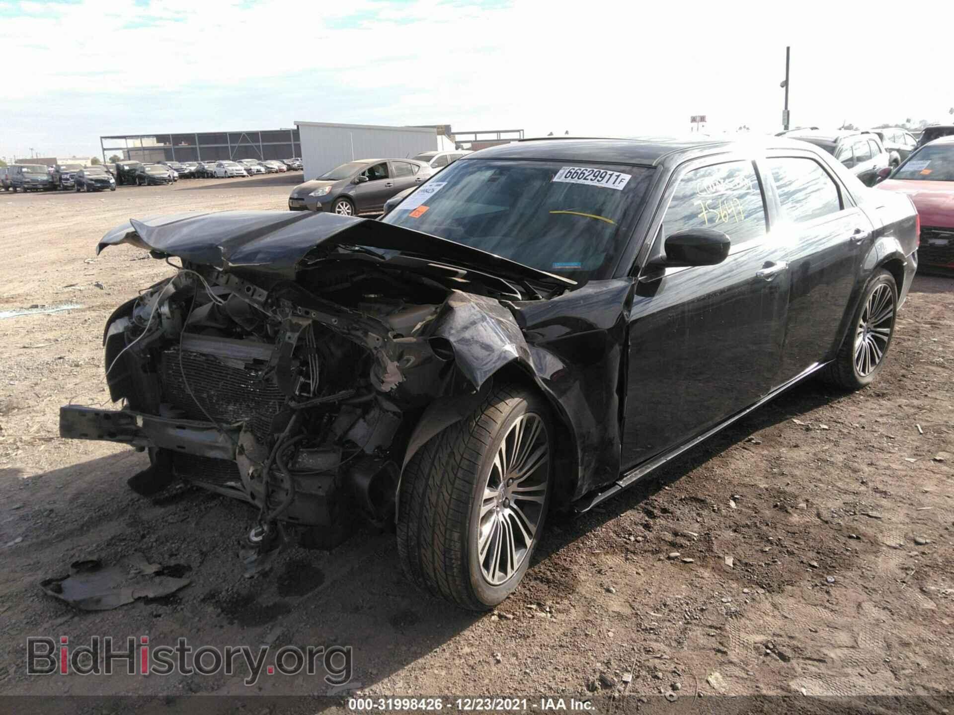 2010 CHRYSLER 300 - VIN: 2C3CA9CT8AH329762 - Фото 2