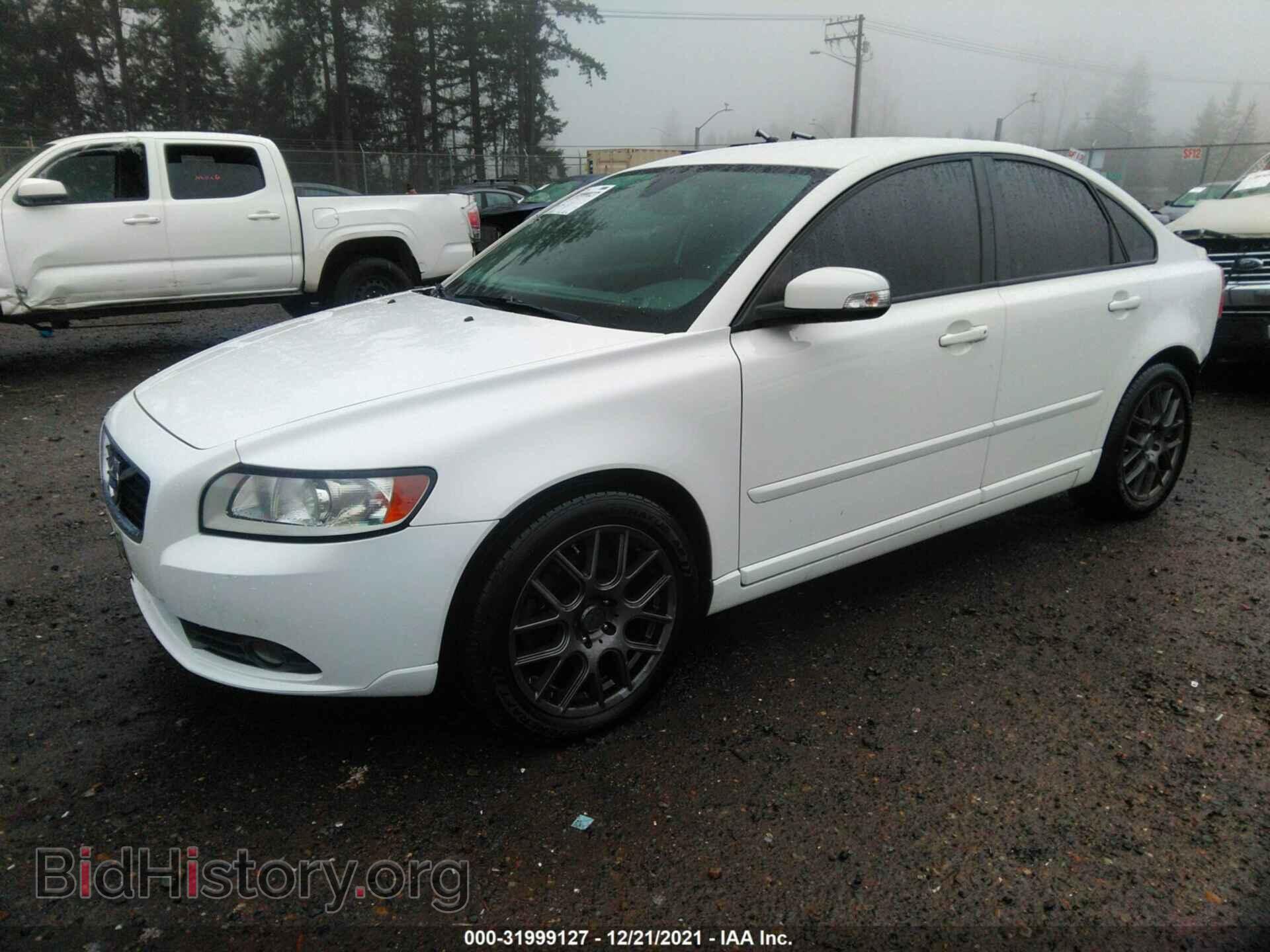2011 VOLVO S40 - VIN: YV1672MS1B2545767 - Фото 2