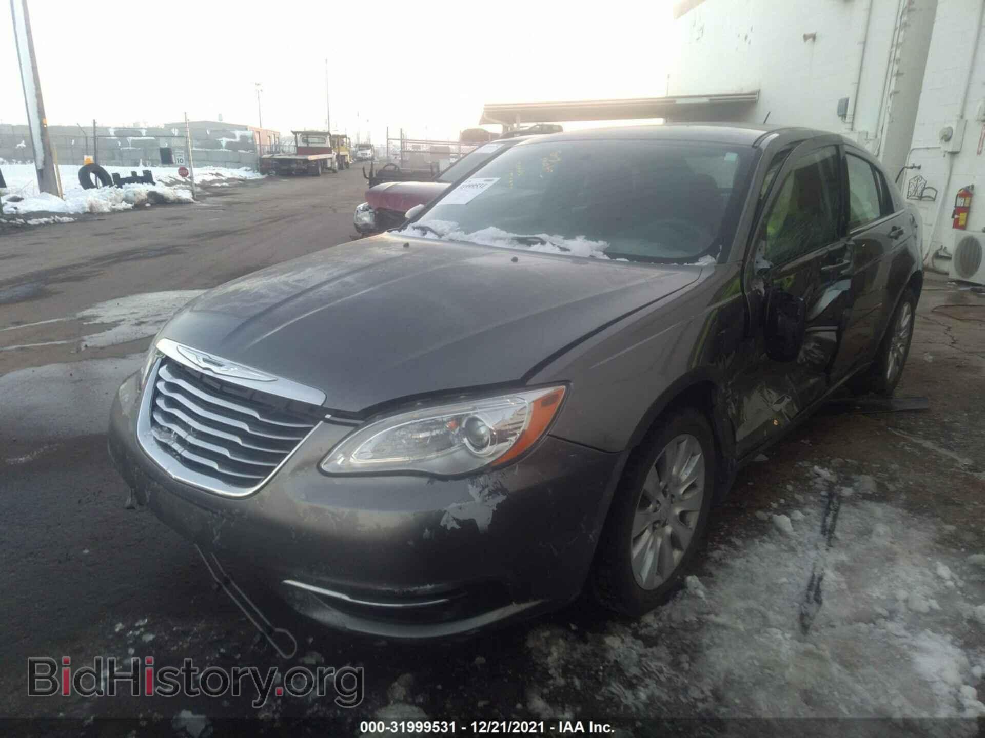 2012 CHRYSLER 200 - VIN: 1C3CCBAB8CN202189 - Фото 2