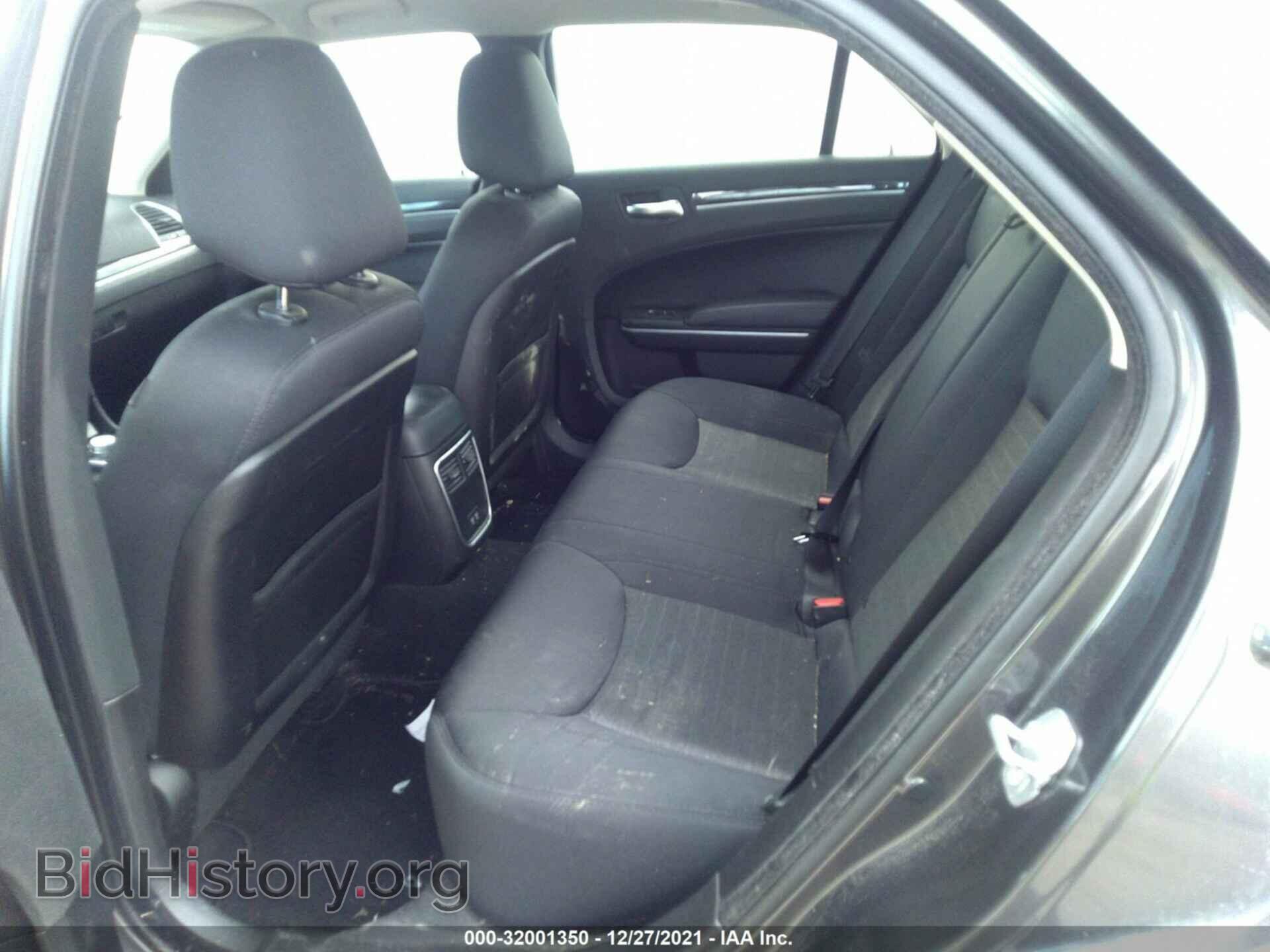 2019 CHRYSLER 300 - VIN: 2C3CCAAG0KH610568 - Фото 8