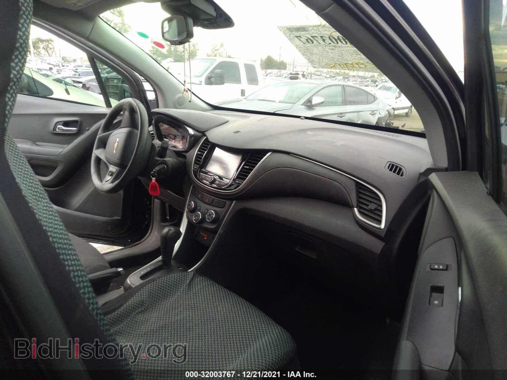 2017 CHEVROLET TRAX - VIN: 3GNCJKSB1HL266346 - Фото 5