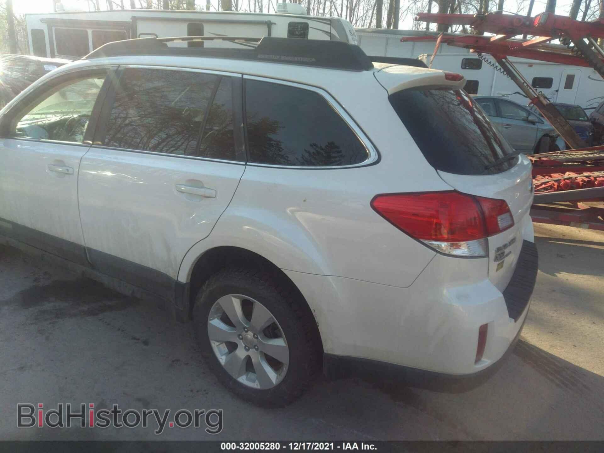 2011 SUBARU OUTBACK - VIN: 4S4BRCBC2B3352890 - Фото 3