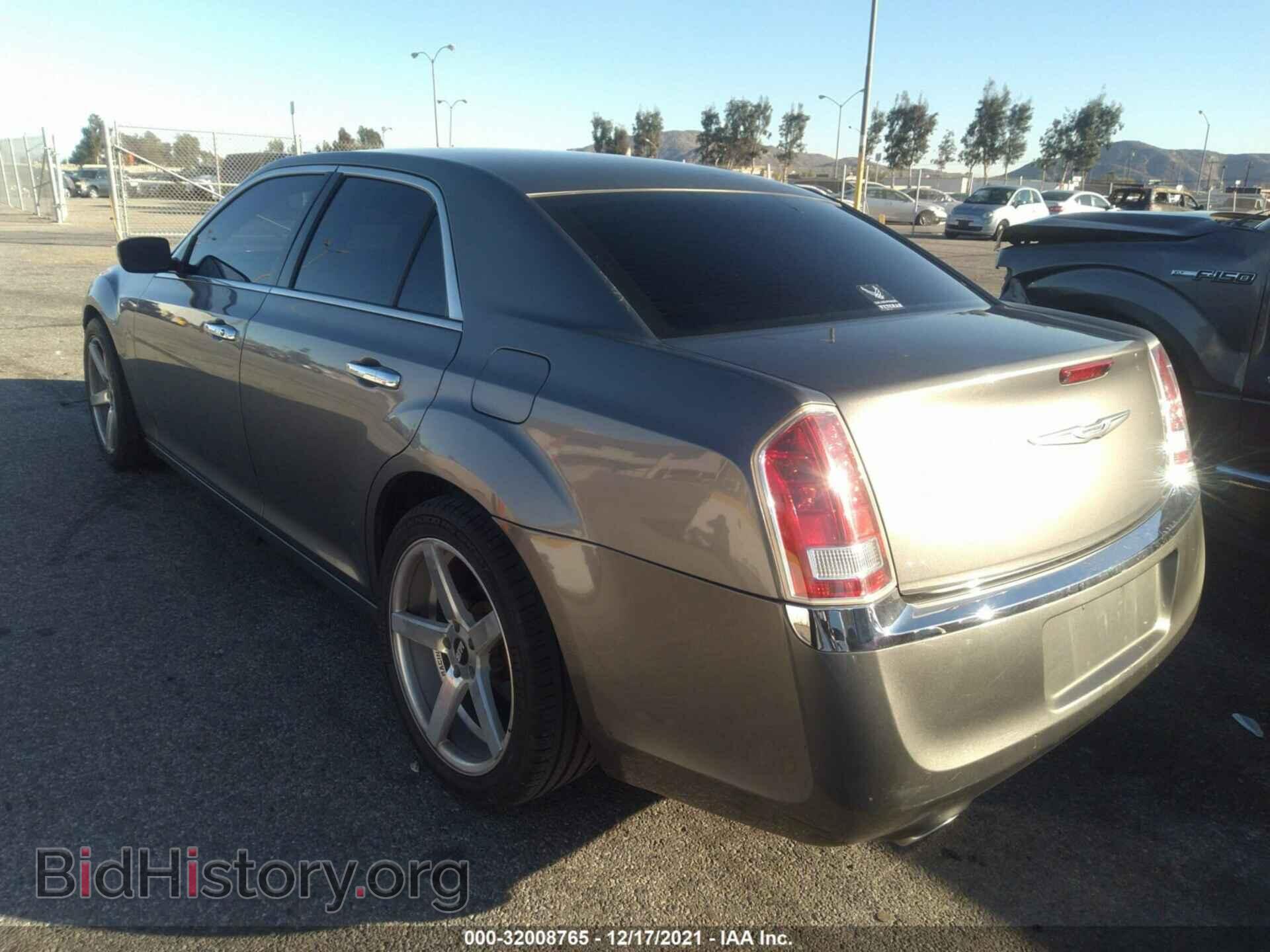2012 CHRYSLER 300 - VIN: 2C3CCACG5CH308238 - Фото 3