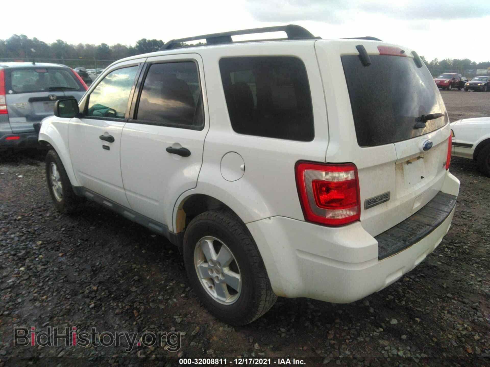 2011 FORD ESCAPE - VIN: 1FMCU0DG1BKA82297 - Фото 3