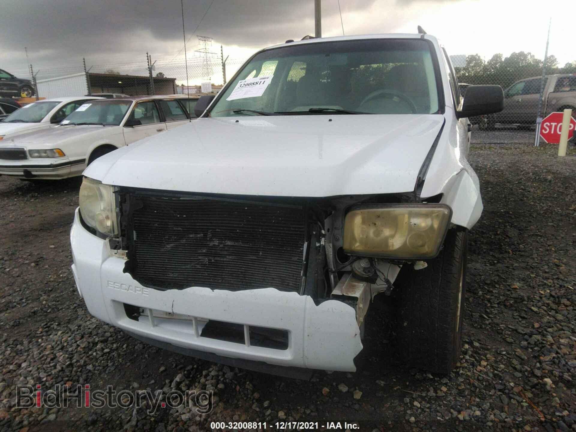 2011 FORD ESCAPE - VIN: 1FMCU0DG1BKA82297 - Фото 6