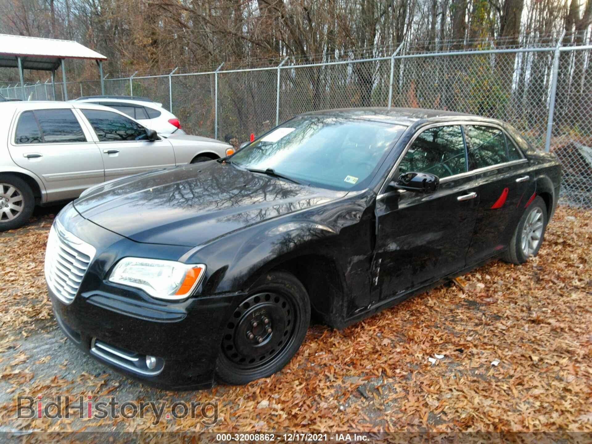 2012 CHRYSLER 300 - VIN: 2C3CCACGXCH250403 - Photo 2