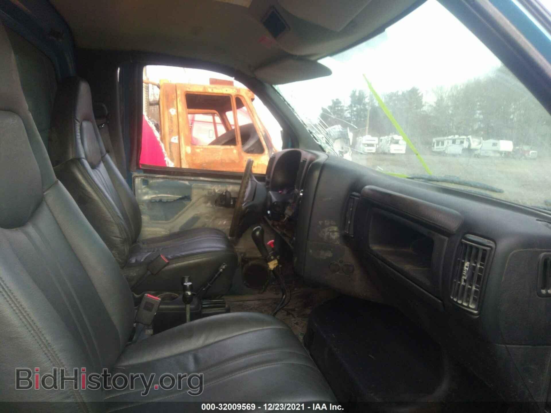 2008 GMC C7500 - VIN: 1GDL7C1G08F409187 - Photo 5