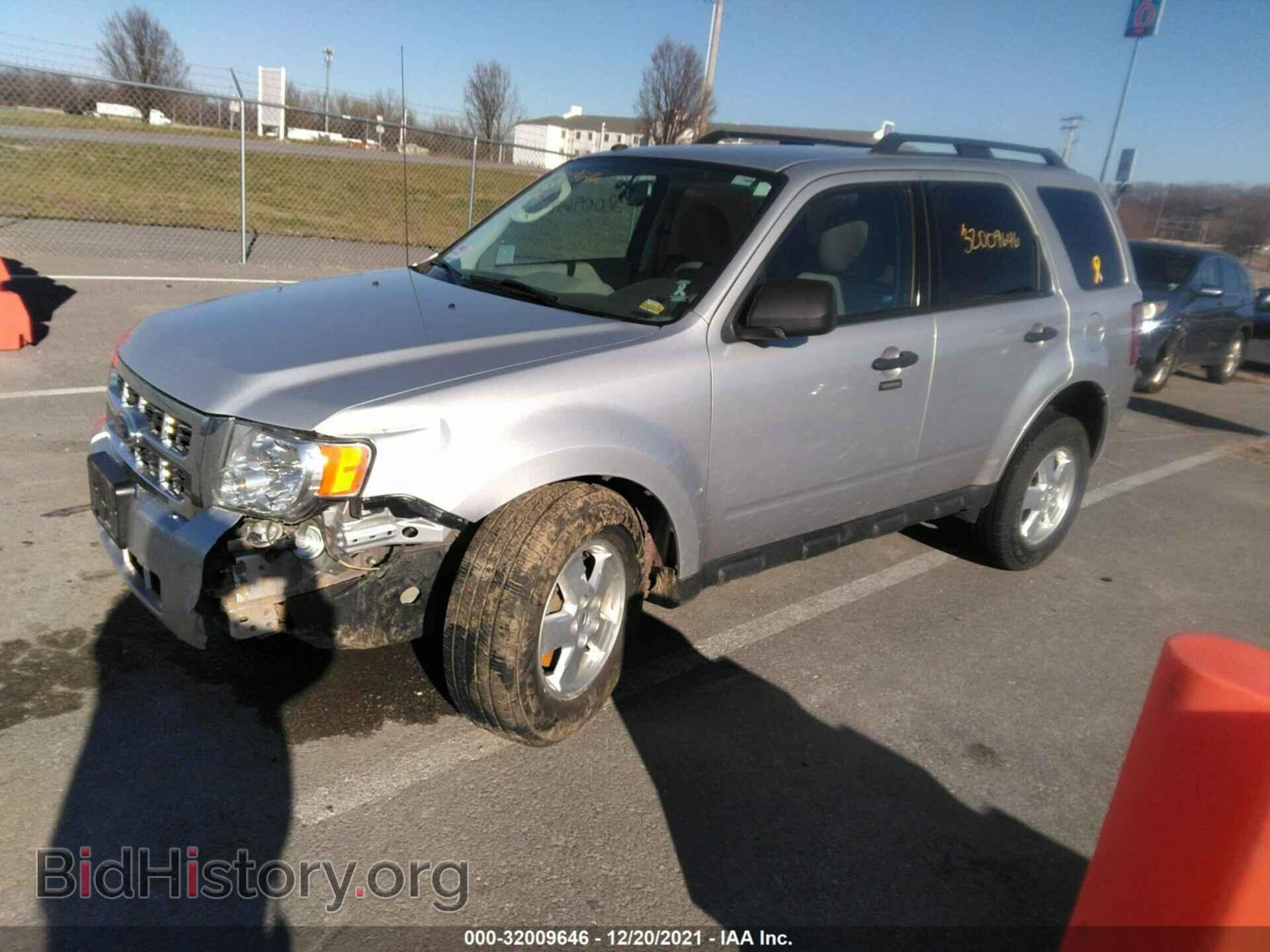2011 FORD ESCAPE - VIN: 1FMCU0D73BKA53058 - Фото 2