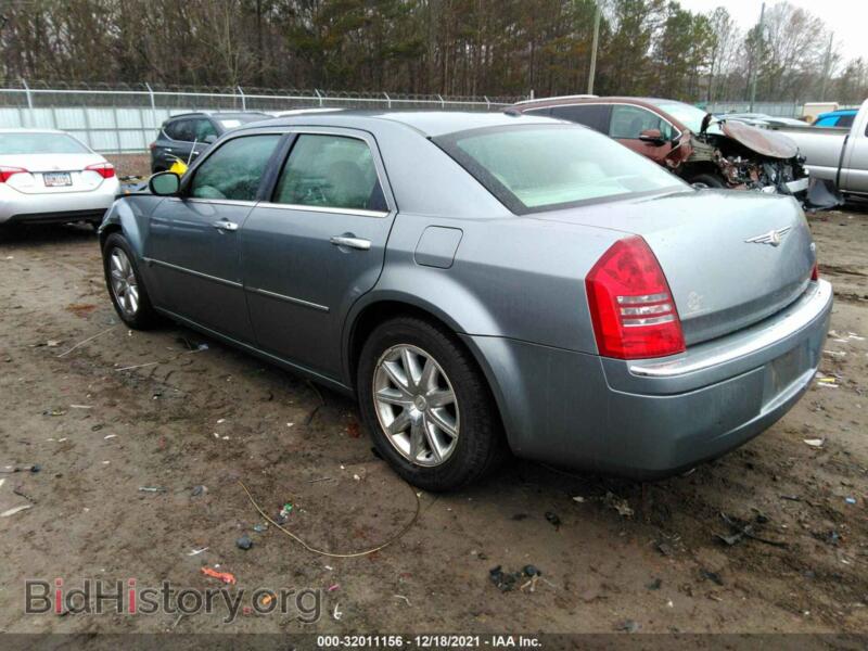 2007 Chrysler 300 (VIN 2C3KA63H57H659809) — photo 3 of 11