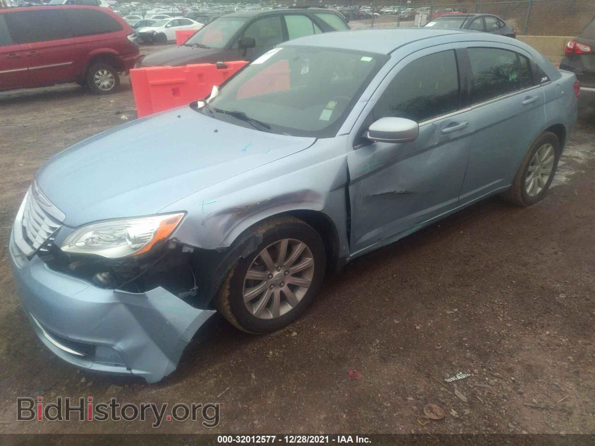 2013 CHRYSLER 200 - VIN: 1C3CCBBB7DN539761 - Фото 2