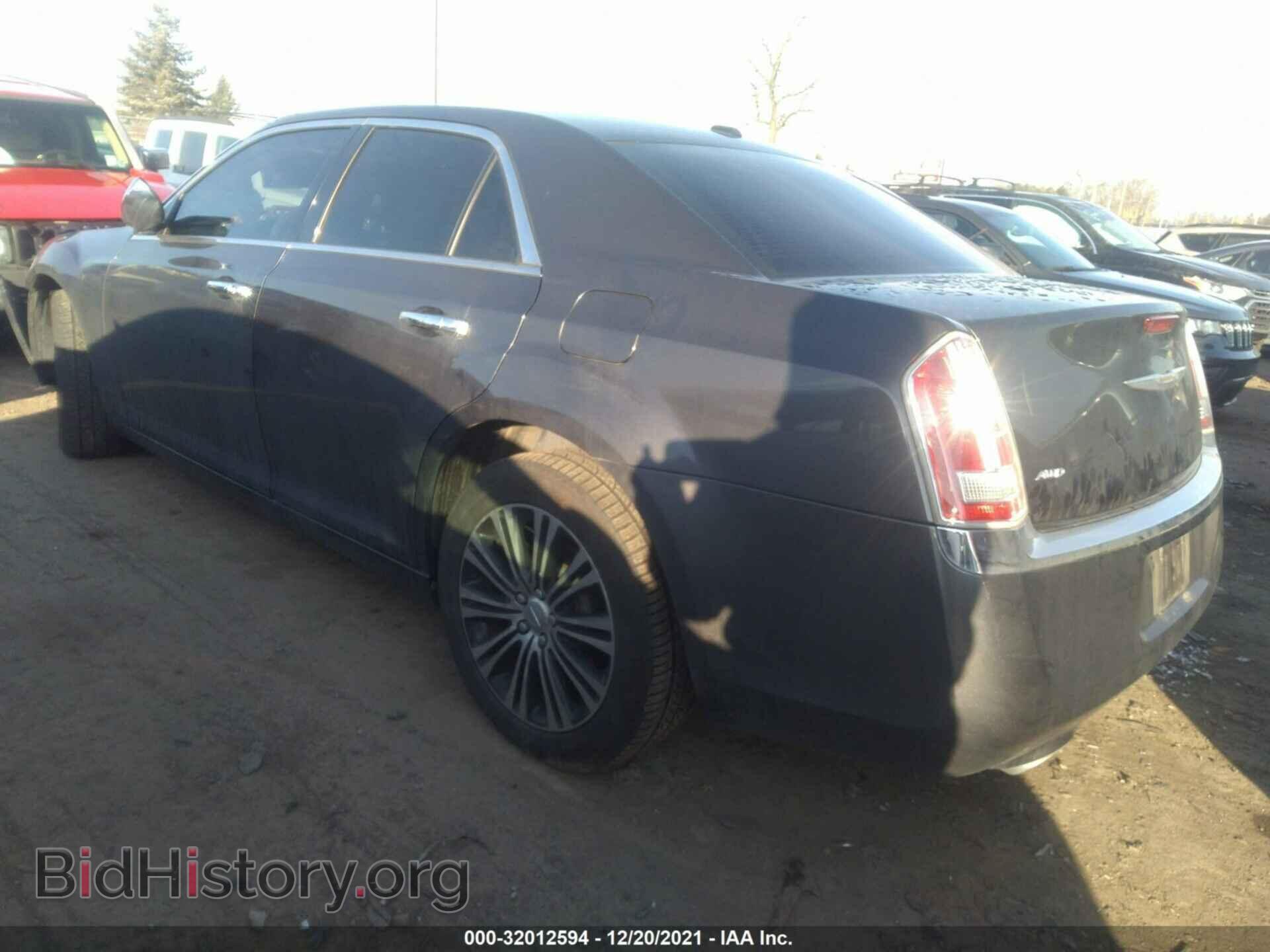 2013 CHRYSLER 300 - VIN: 2C3CCAKG3DH619315 - Фото 3