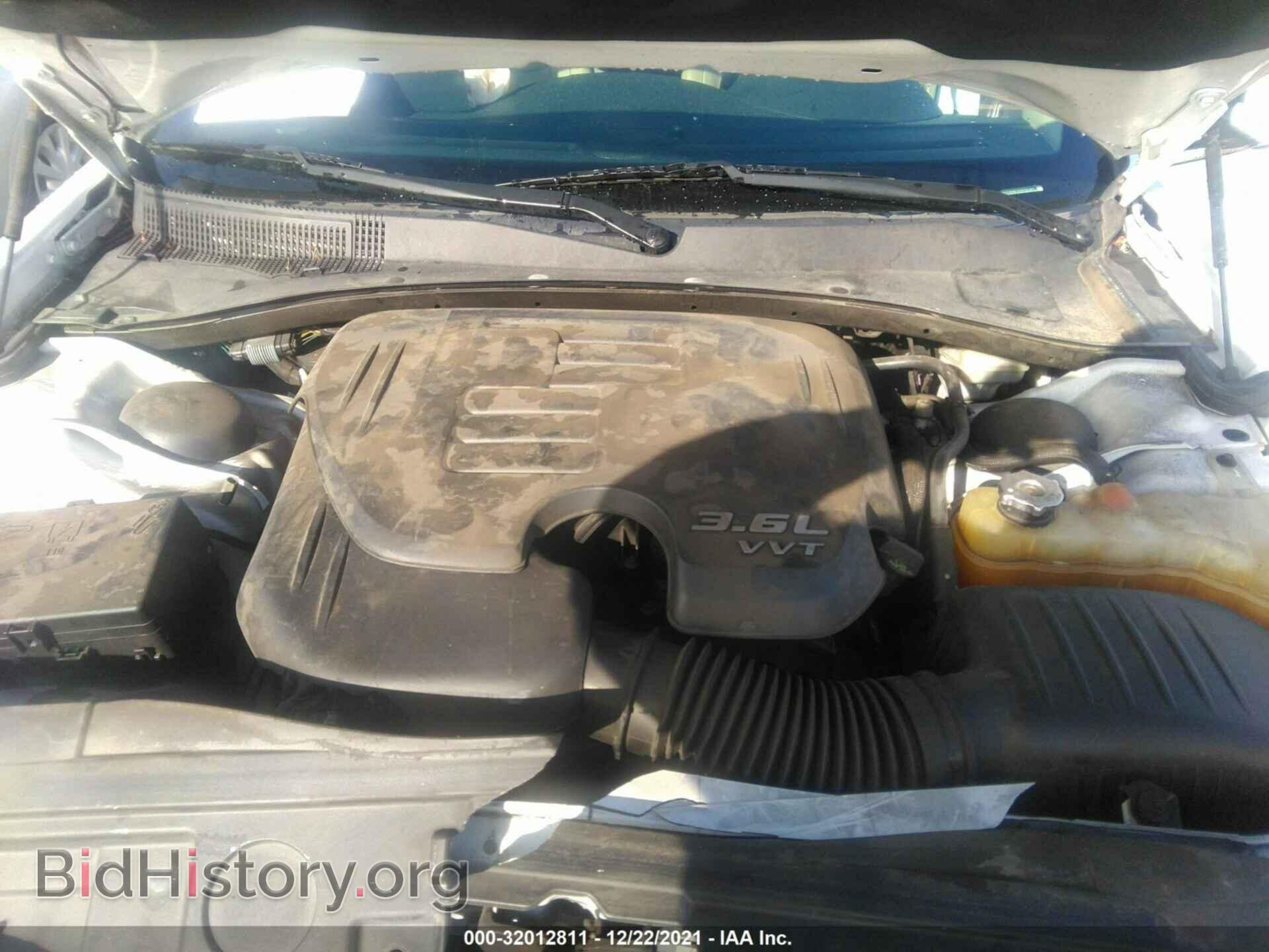 2014 CHRYSLER 300 - VIN: 2C3CCAAG5EH184302 - Фото 10