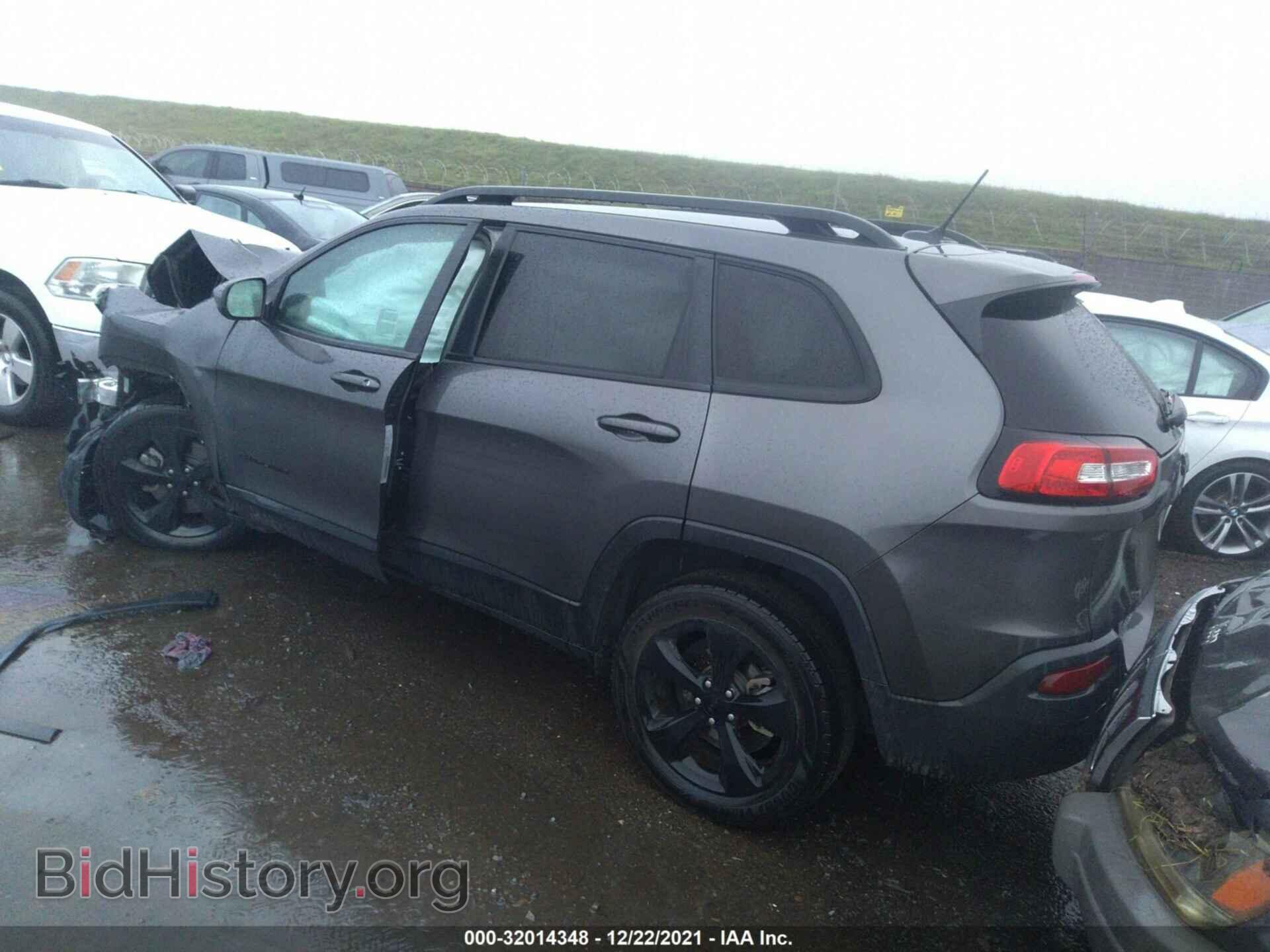 2018 JEEP CHEROKEE - VIN: 1C4PJLCB2JD560915 - Фото 3