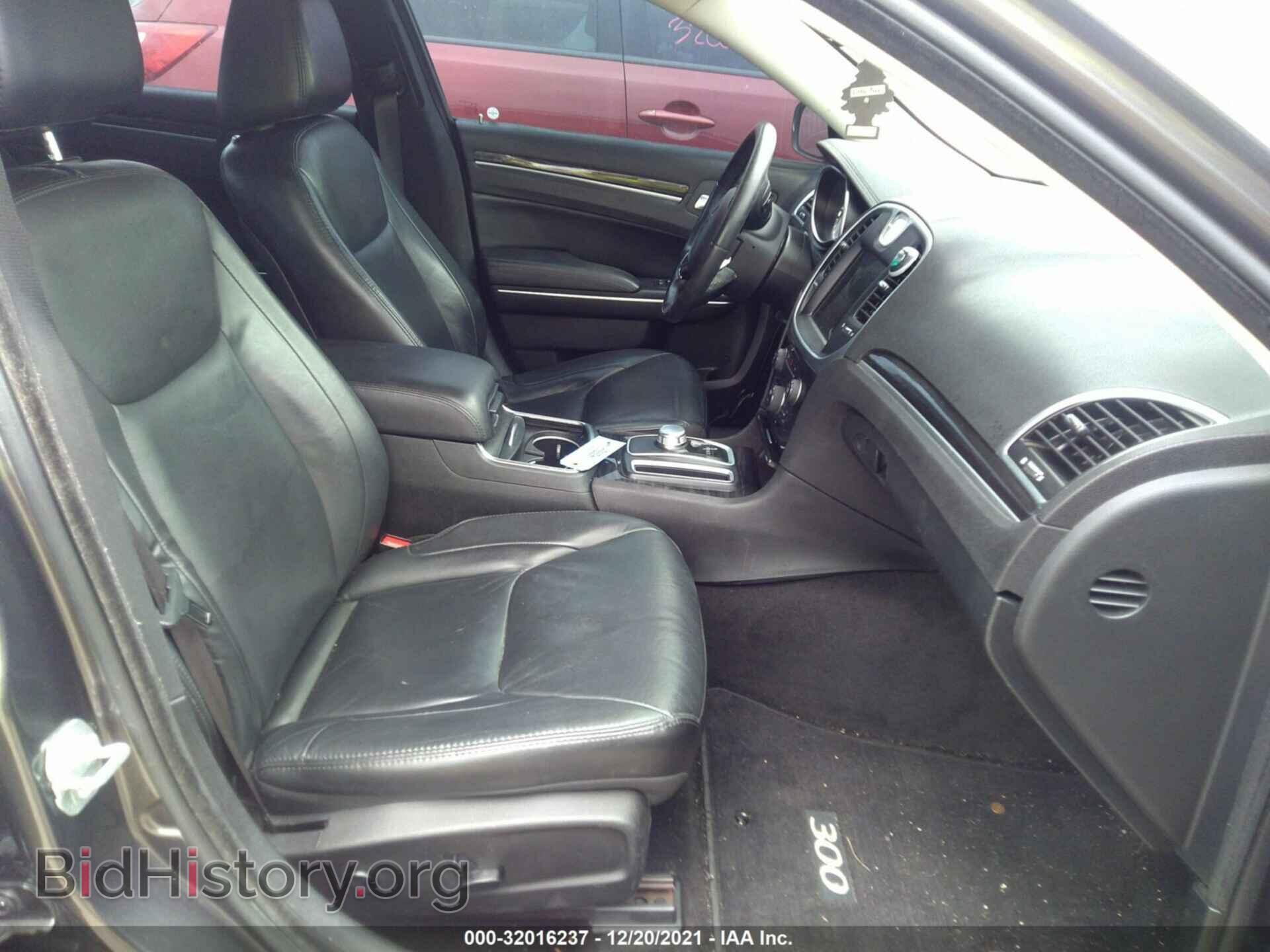 2016 CHRYSLER 300 - VIN: 2C3CCAAG2GH235421 - Фото 5
