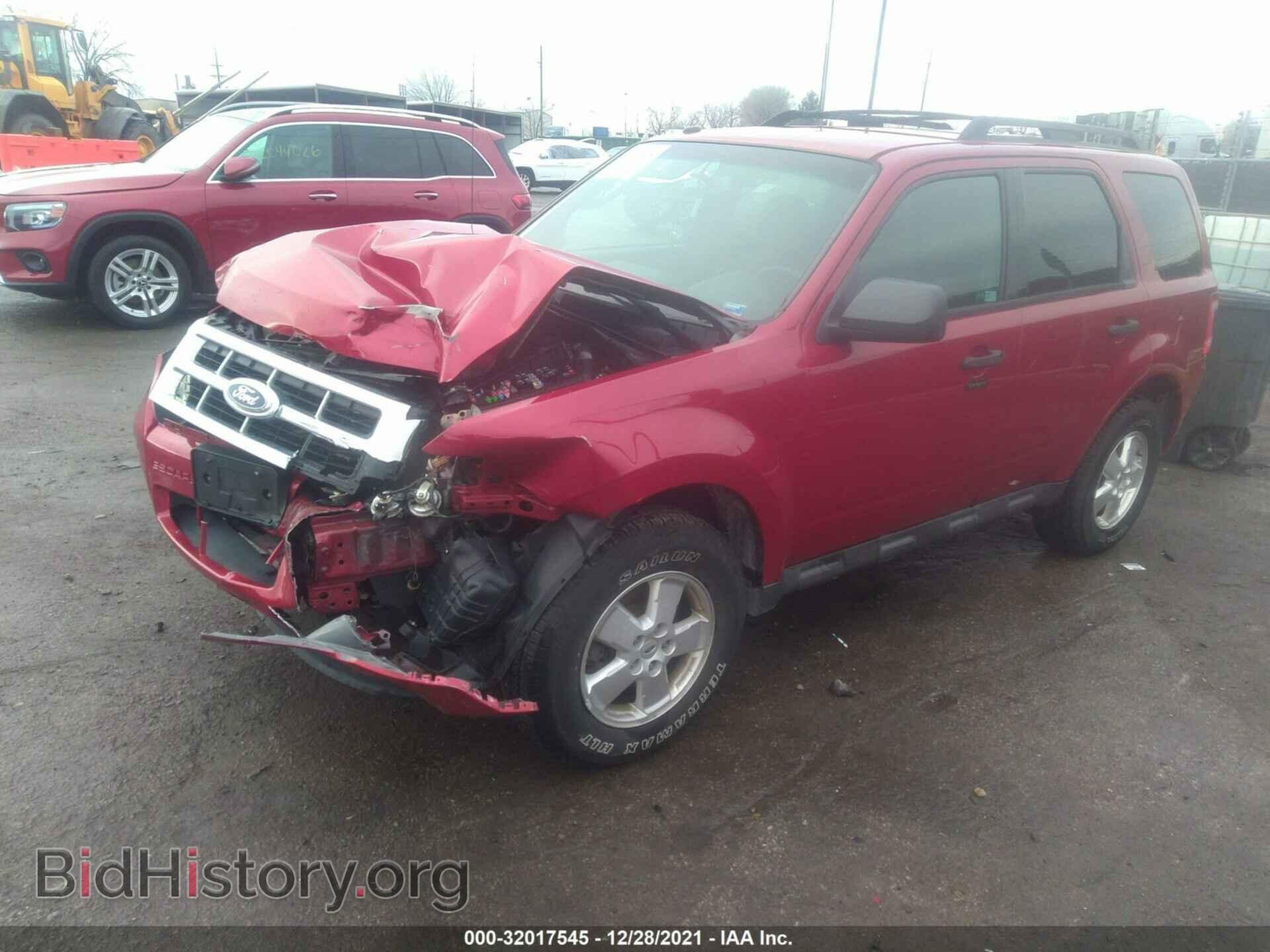 2011 FORD ESCAPE - VIN: 1FMCU9D79BKB75332 - Фото 2