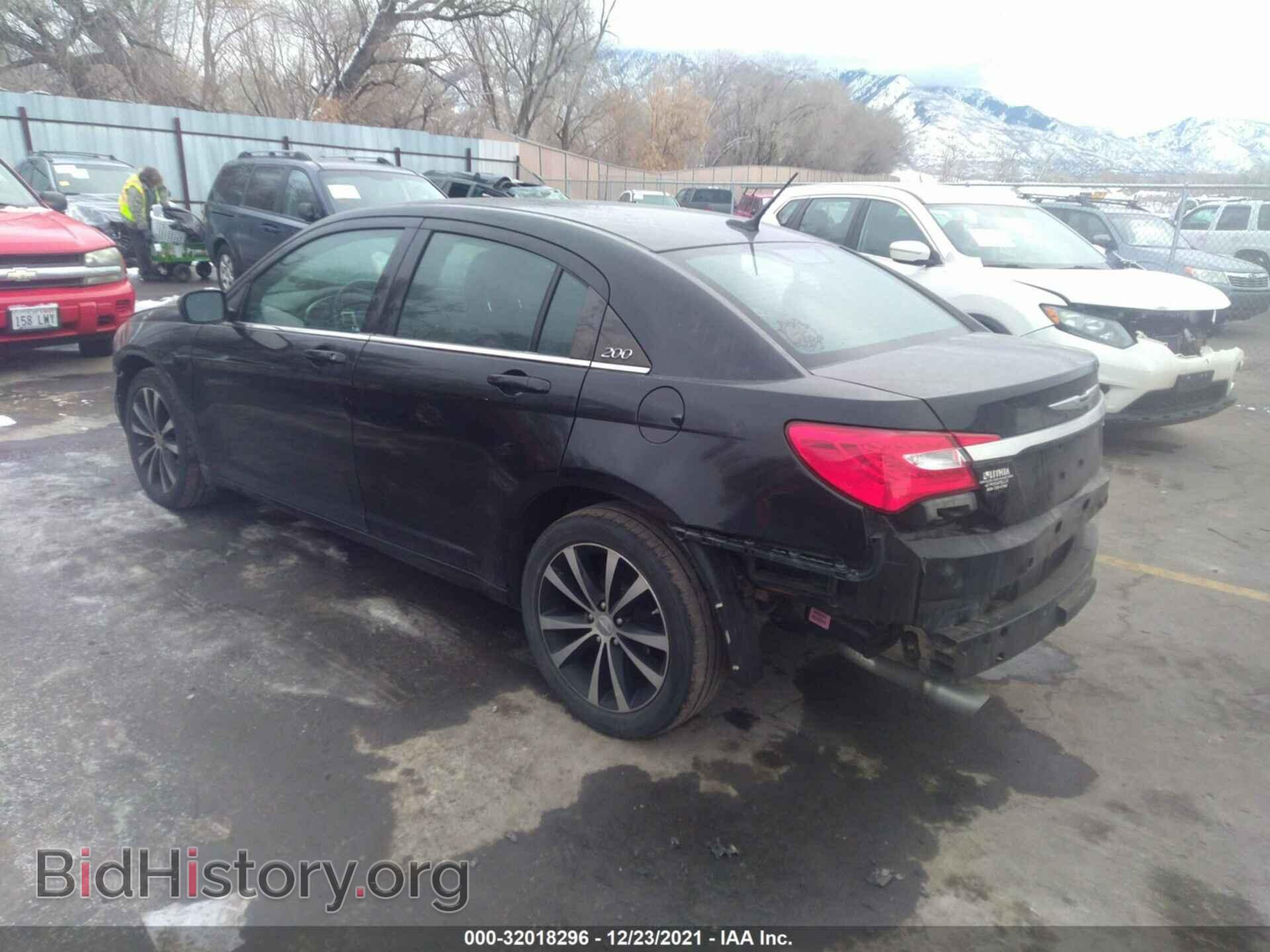 2013 CHRYSLER 200 - VIN: 1C3CCBCG0DN593462 - Фото 3