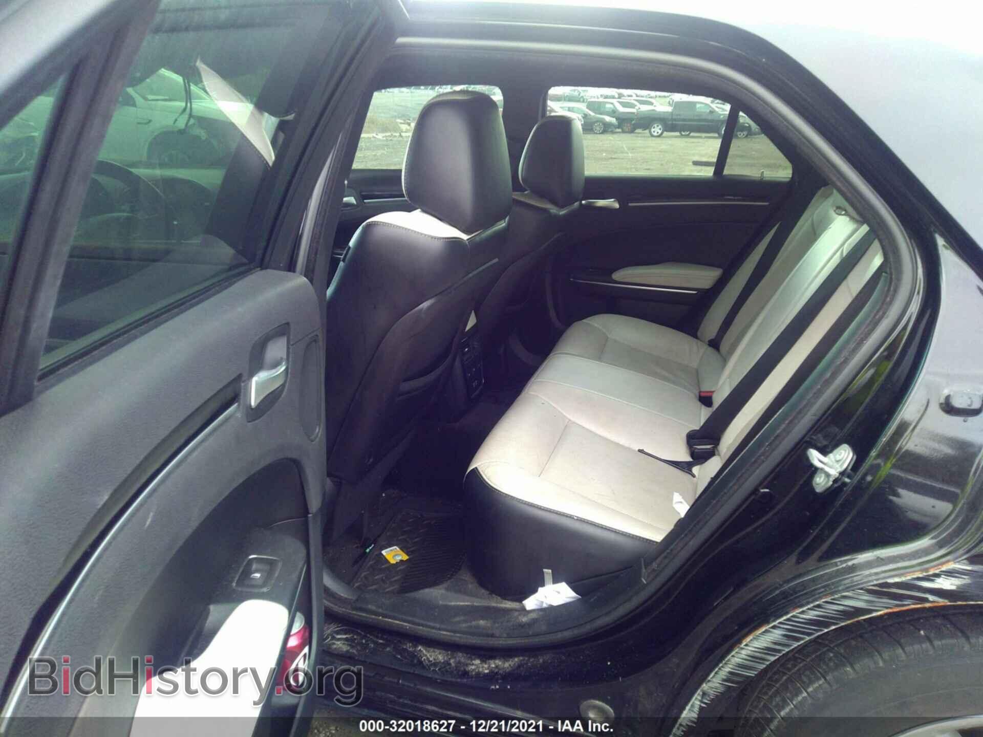 2017 CHRYSLER 300 - VIN: 2C3CCABG9HH627084 - Фото 8