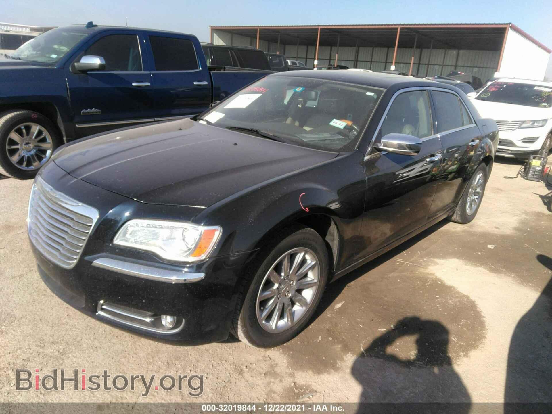 2012 CHRYSLER 300 - VIN: 2C3CCACG3CH246130 - Фото 2