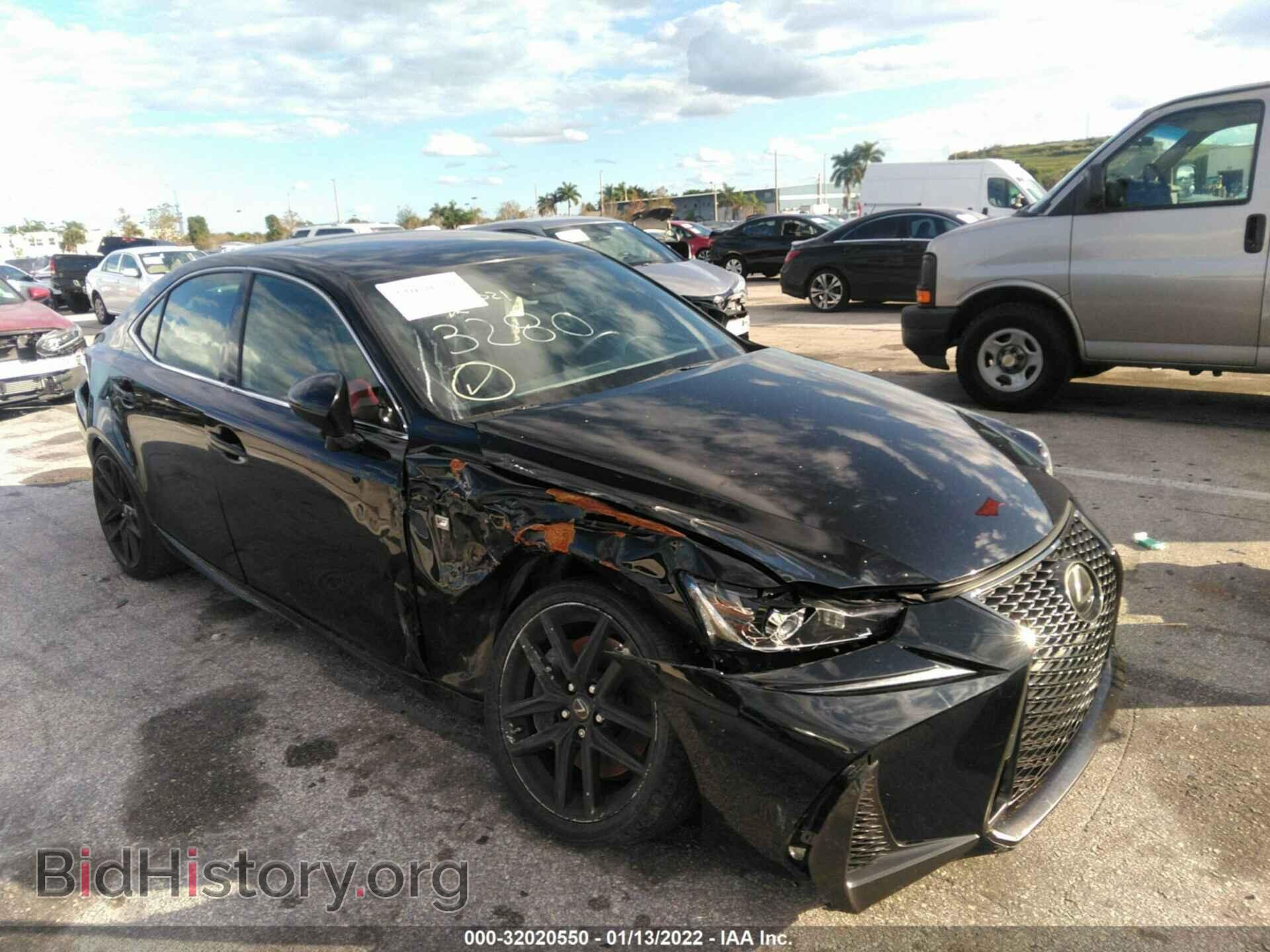 Photo JTHBA1D27J5073280 - LEXUS IS 2018